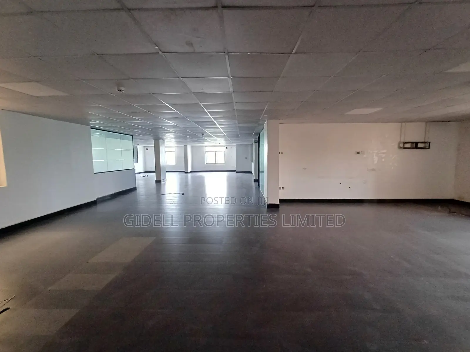 Serviced 1000sqm Office Space on the Fourth Floor With Elevator