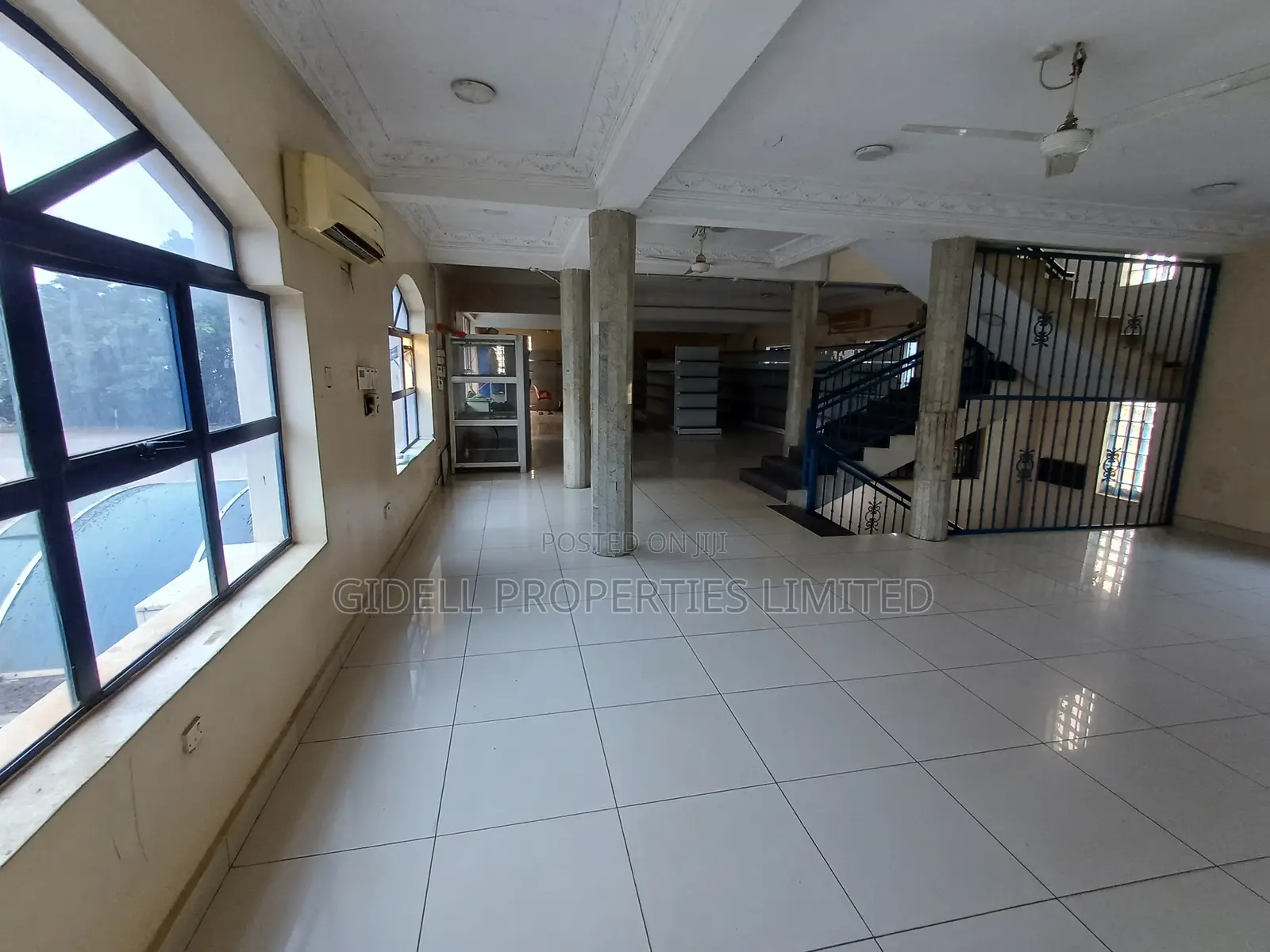 140sqm Shop / Office Space on the First Floor