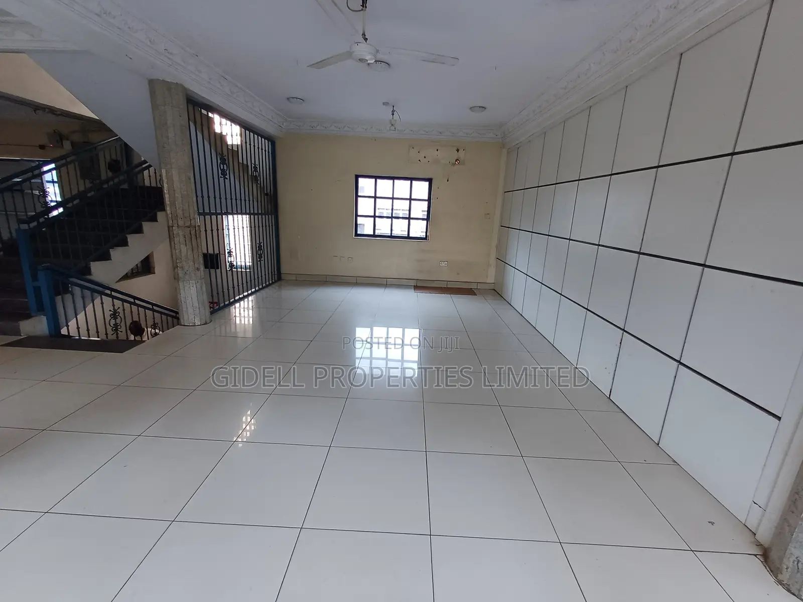 140sqm Shop / Office Space on the First Floor