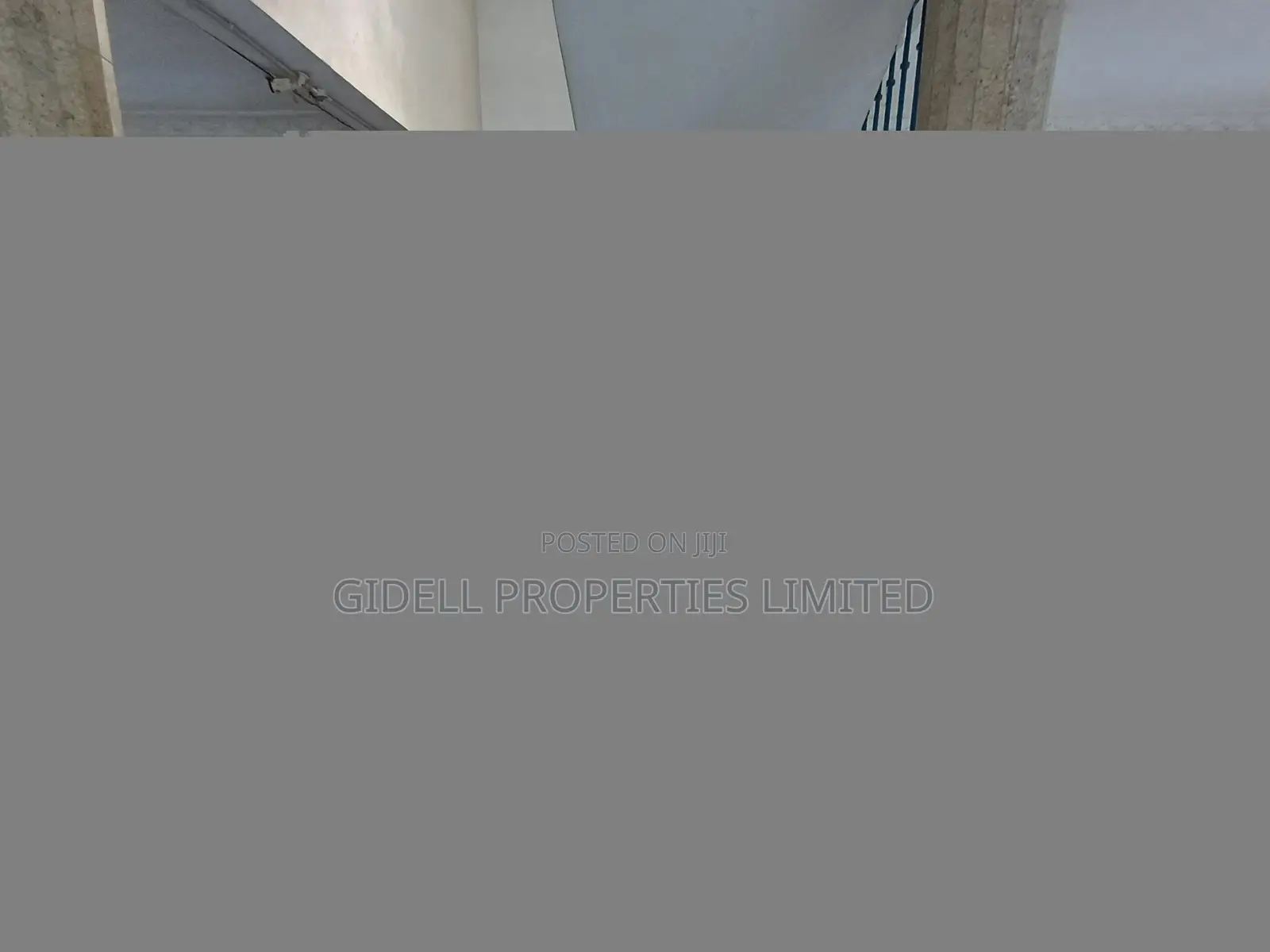 140sqm Shop / Office Space on the First Floor