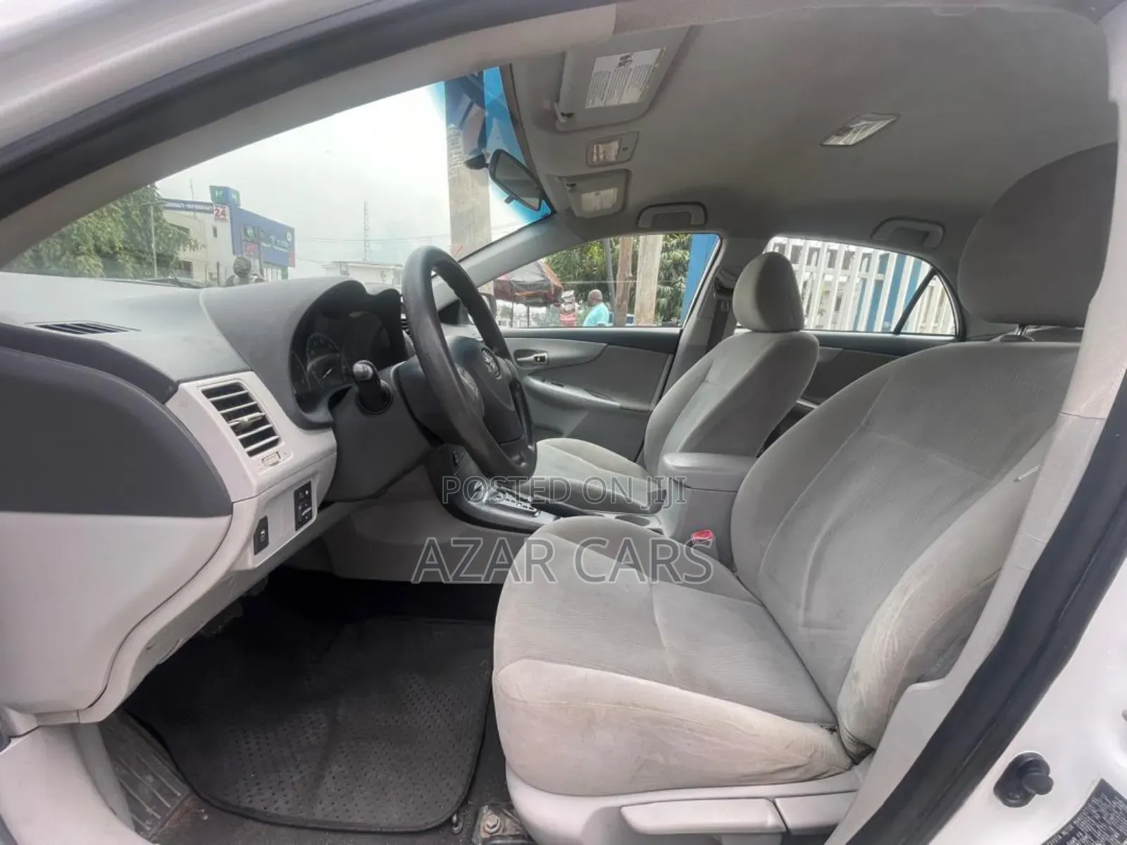 Toyota Corolla LE 4dr Sedan (1.8L 4cyl 4A) 2012 White