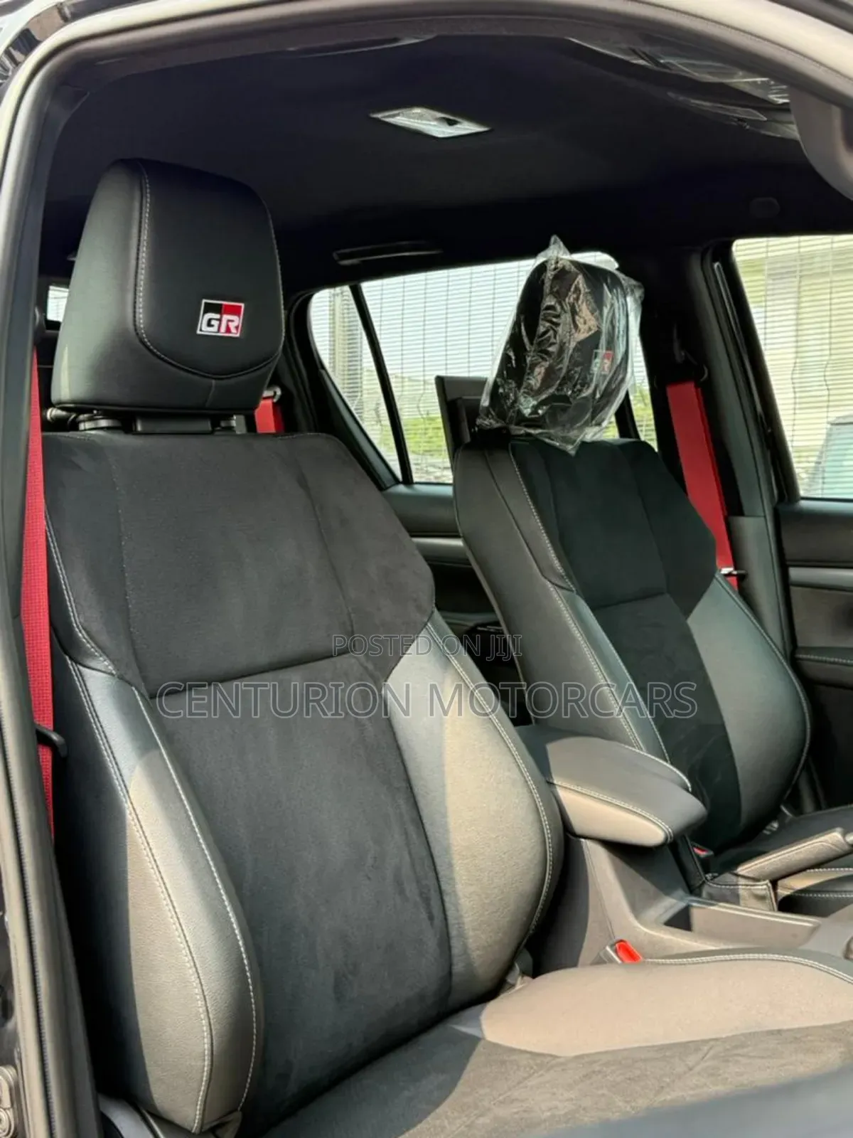 New Toyota Hilux 2025 Black