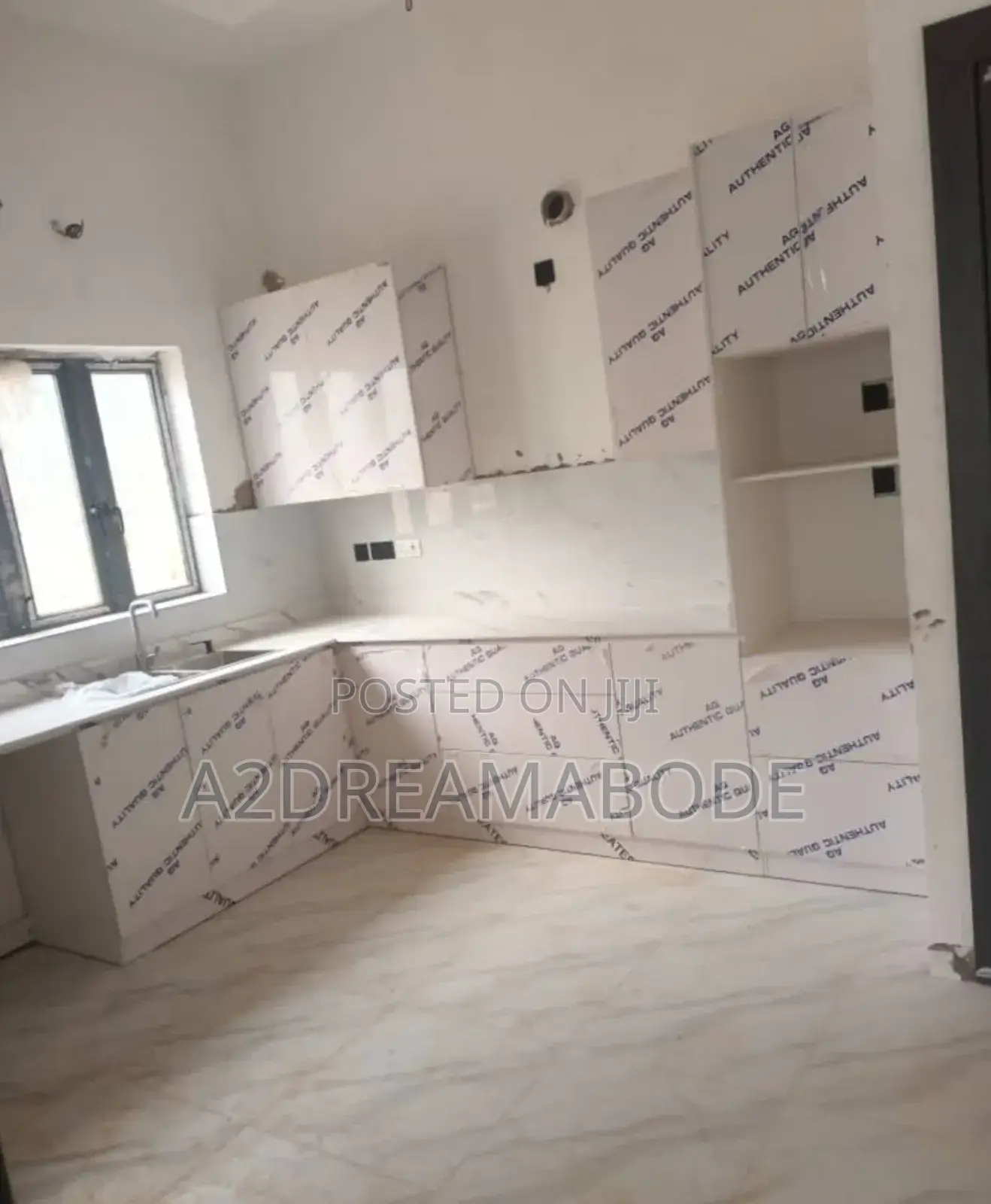 4bdrm Duplex in In An Estate, Ikeja for sale