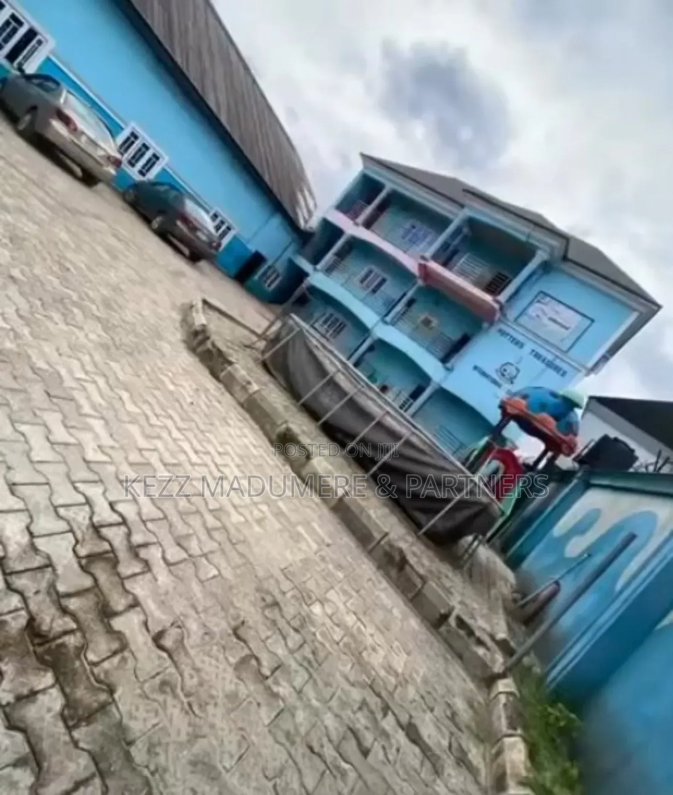 For Sale : Functional School at Off Sars Road , Rumuaghulu,Ph