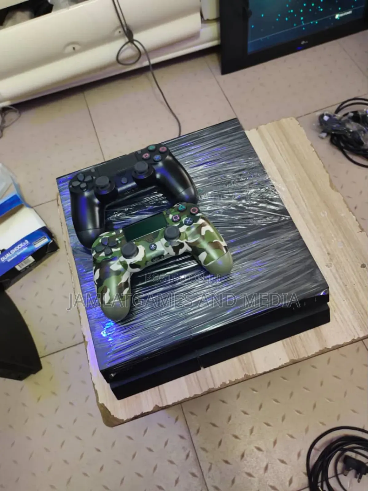 Uk  Hacked Ps4 Fat, Low Version, 2pads, 20games Installed