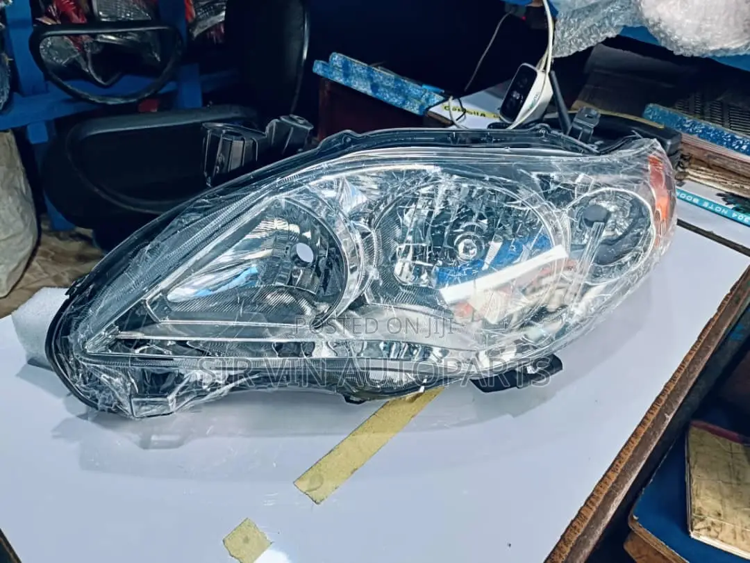 Toyota Corolla 2010/2011/2012/2013 Headlight/Headlamp