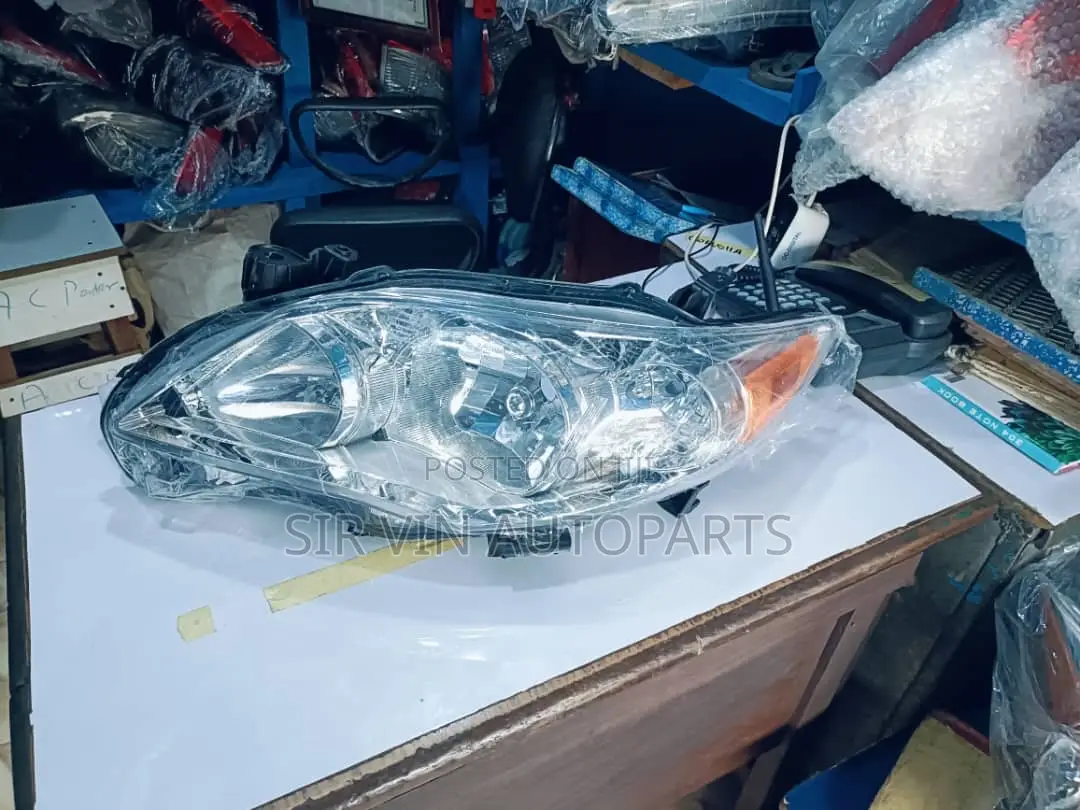 Toyota Corolla 2010/2011/2012/2013 Headlight/Headlamp