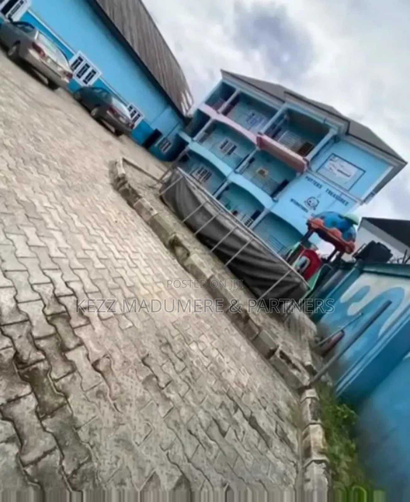 For Sale : Functional School at Off Sars Road , Rumuaghulu,Ph