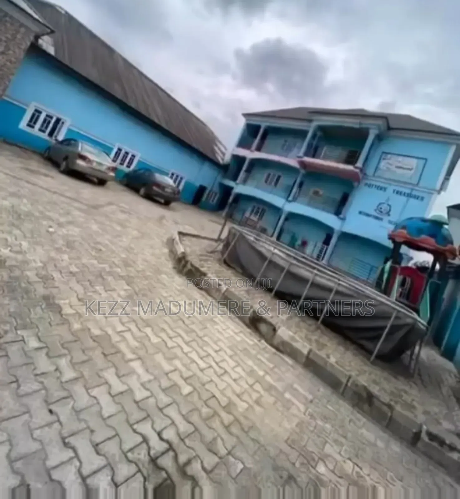 For Sale : Functional School at Off Sars Road , Rumuaghulu,Ph