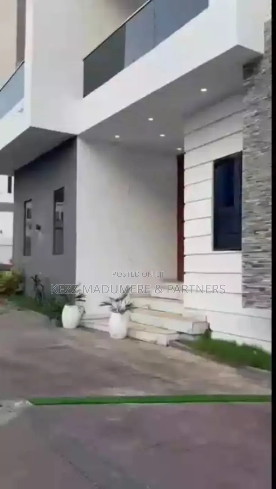 4bdrm Duplex in Independence Layout, for sale