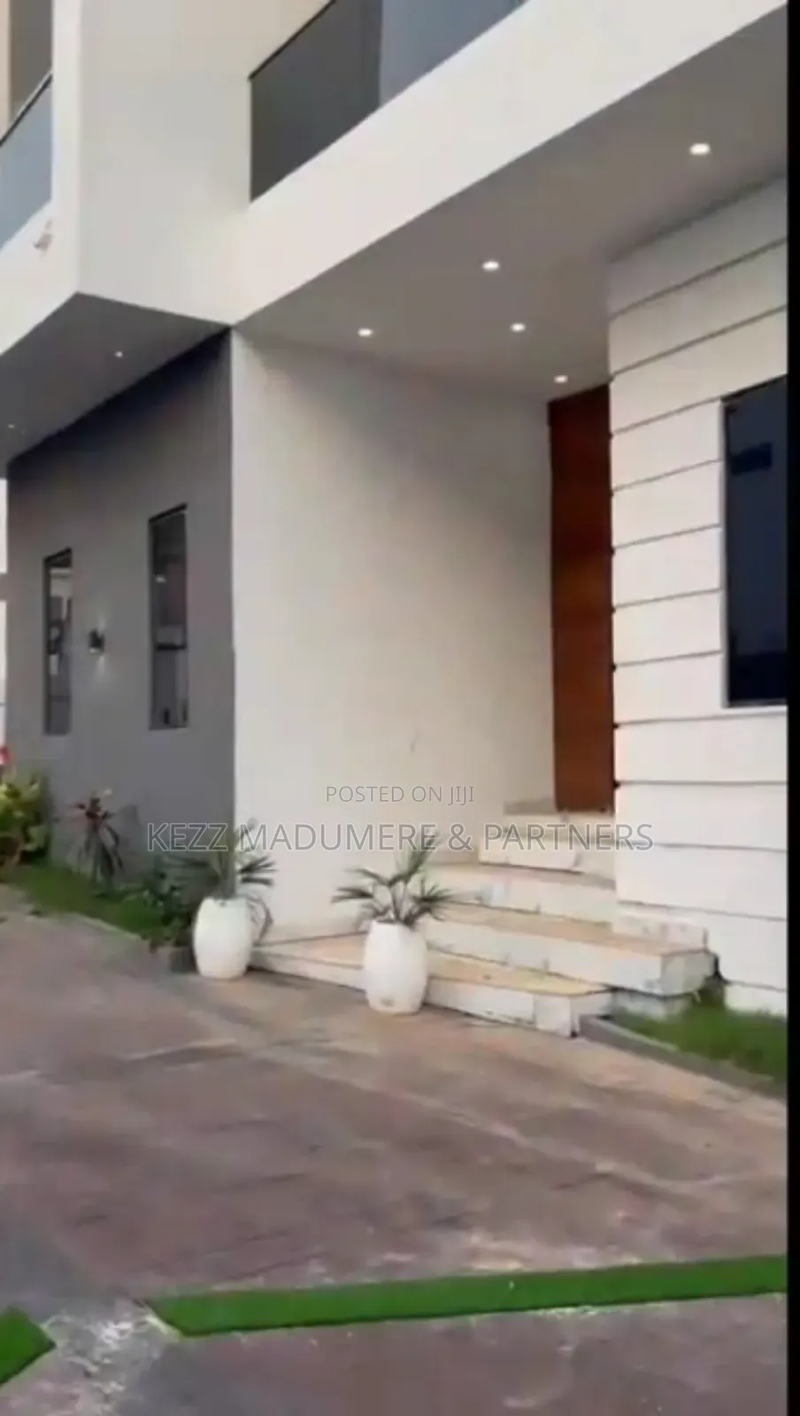 4bdrm Duplex in Independence Layout, for sale