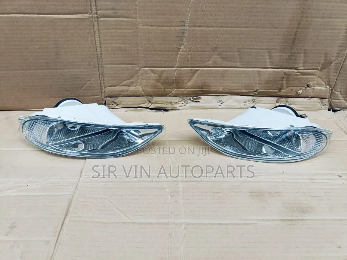 Foglights/Foglamp For Corolla 2005/2006 (Complete Set)