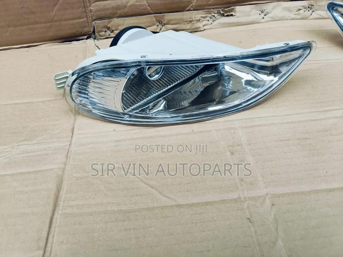 Foglights/Foglamp For Corolla 2005/2006 (Complete Set)