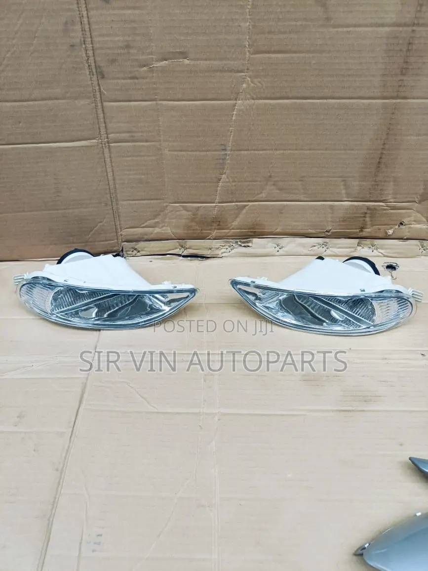 Foglights/Foglamp For Corolla 2005/2006 (Complete Set)