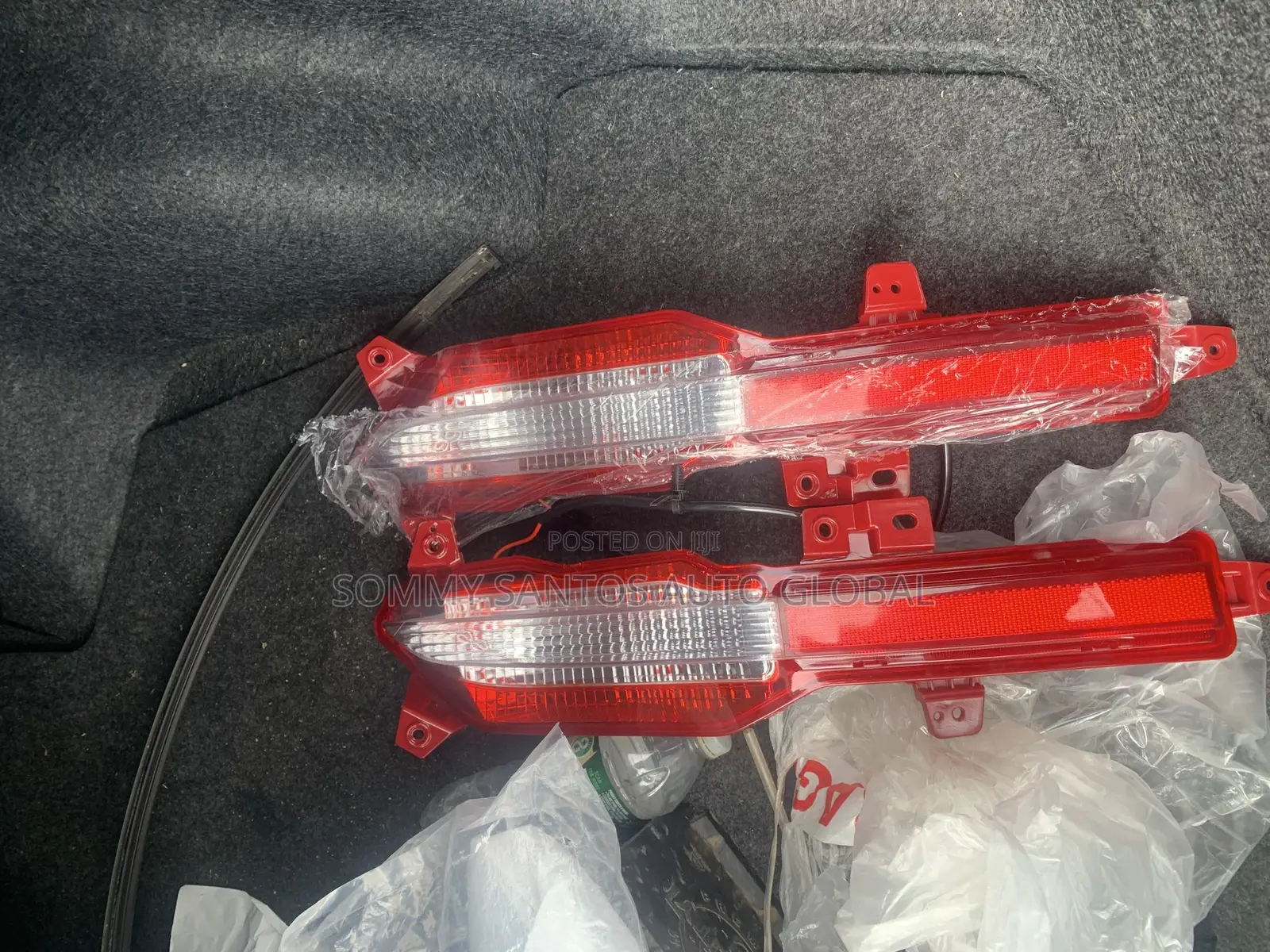 Back Bumper Reflector Hyundai Santafe 2024 Available