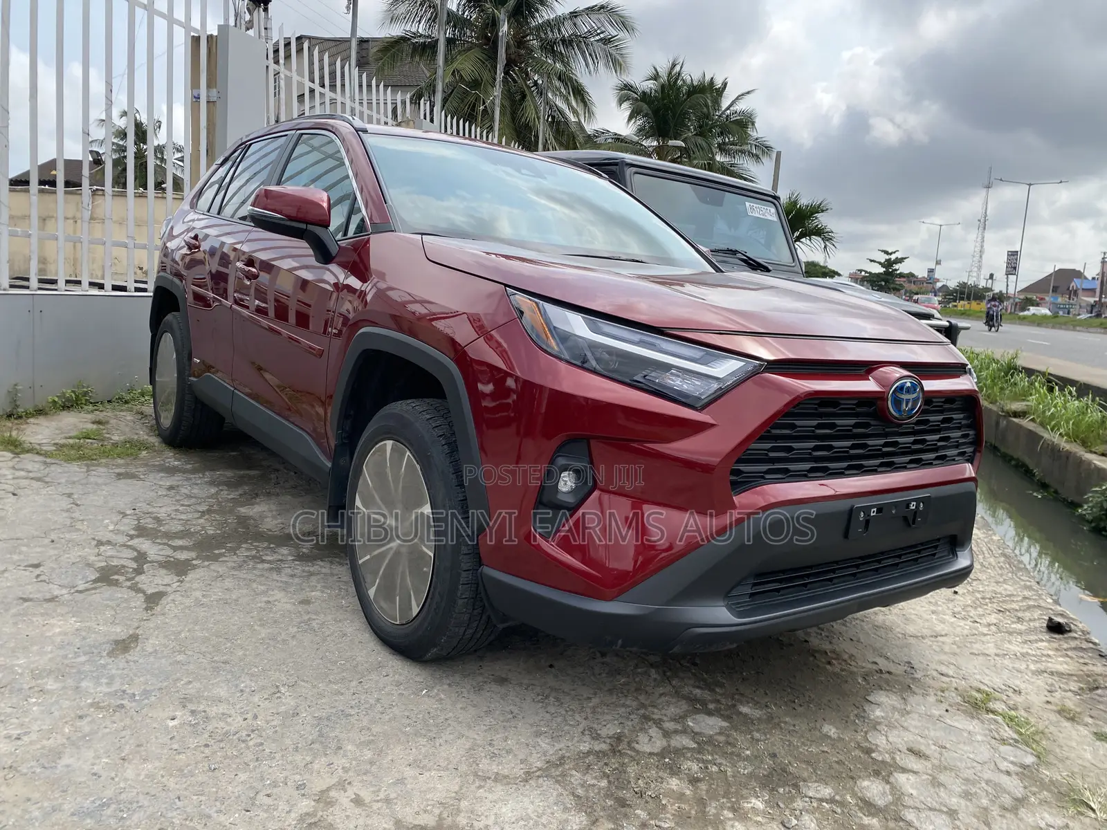 Toyota RAV4 XLE Premium FWD 2023 Red