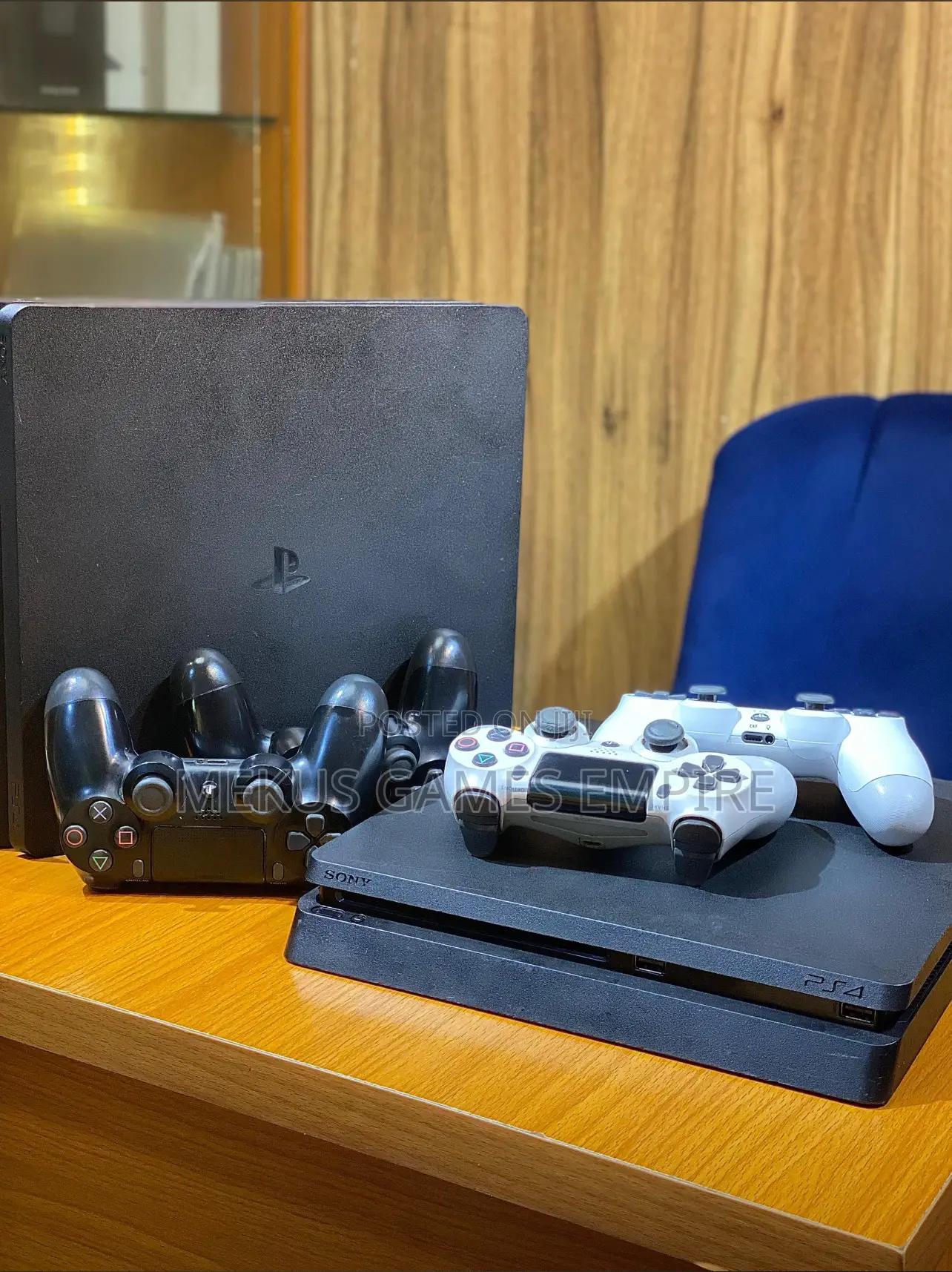 Ps4 Slim + 2 Pads and 10 Games Installed E.G Fc25,Pes25,Gta More
