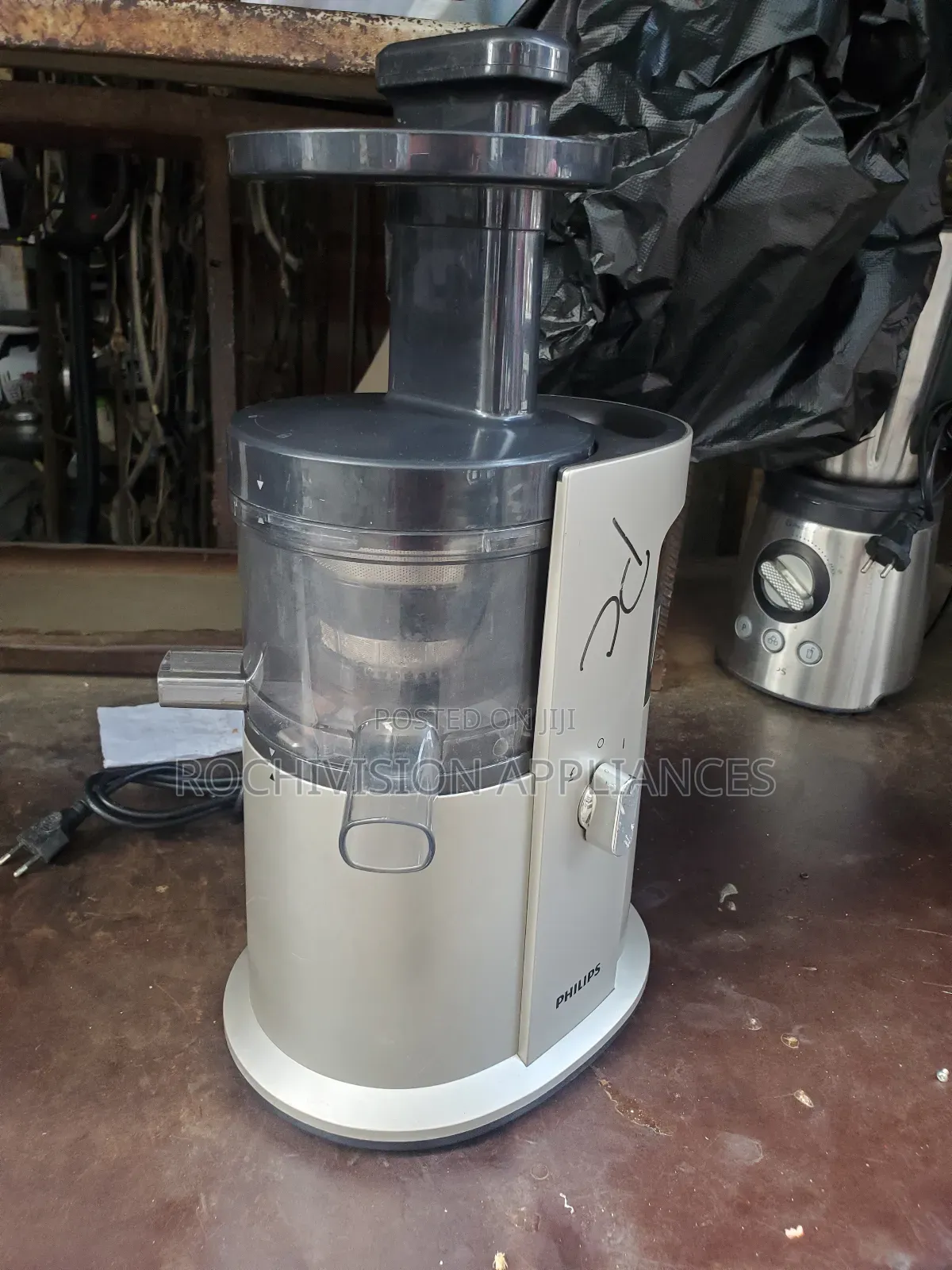 Philips Heavy-Duty Slow Juicer Masticating Machine