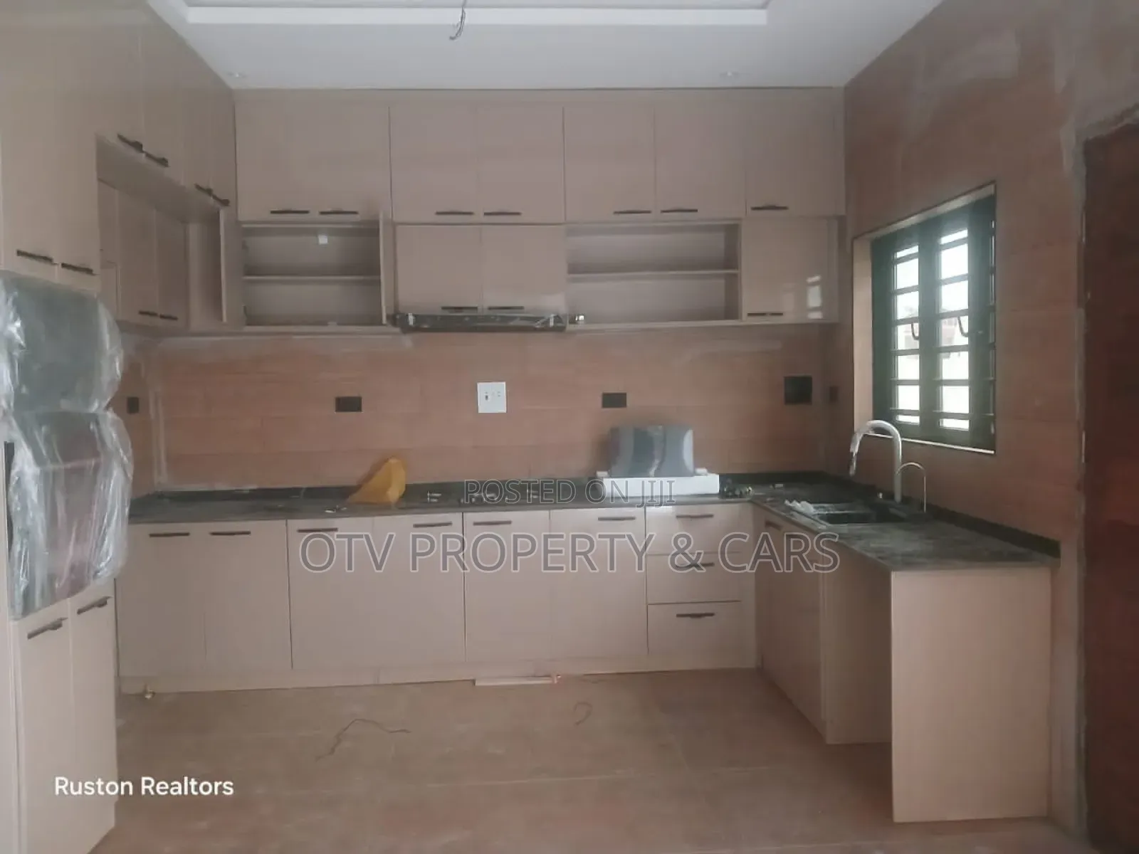 Furnished 4bdrm Duplex in Ibadan for sale