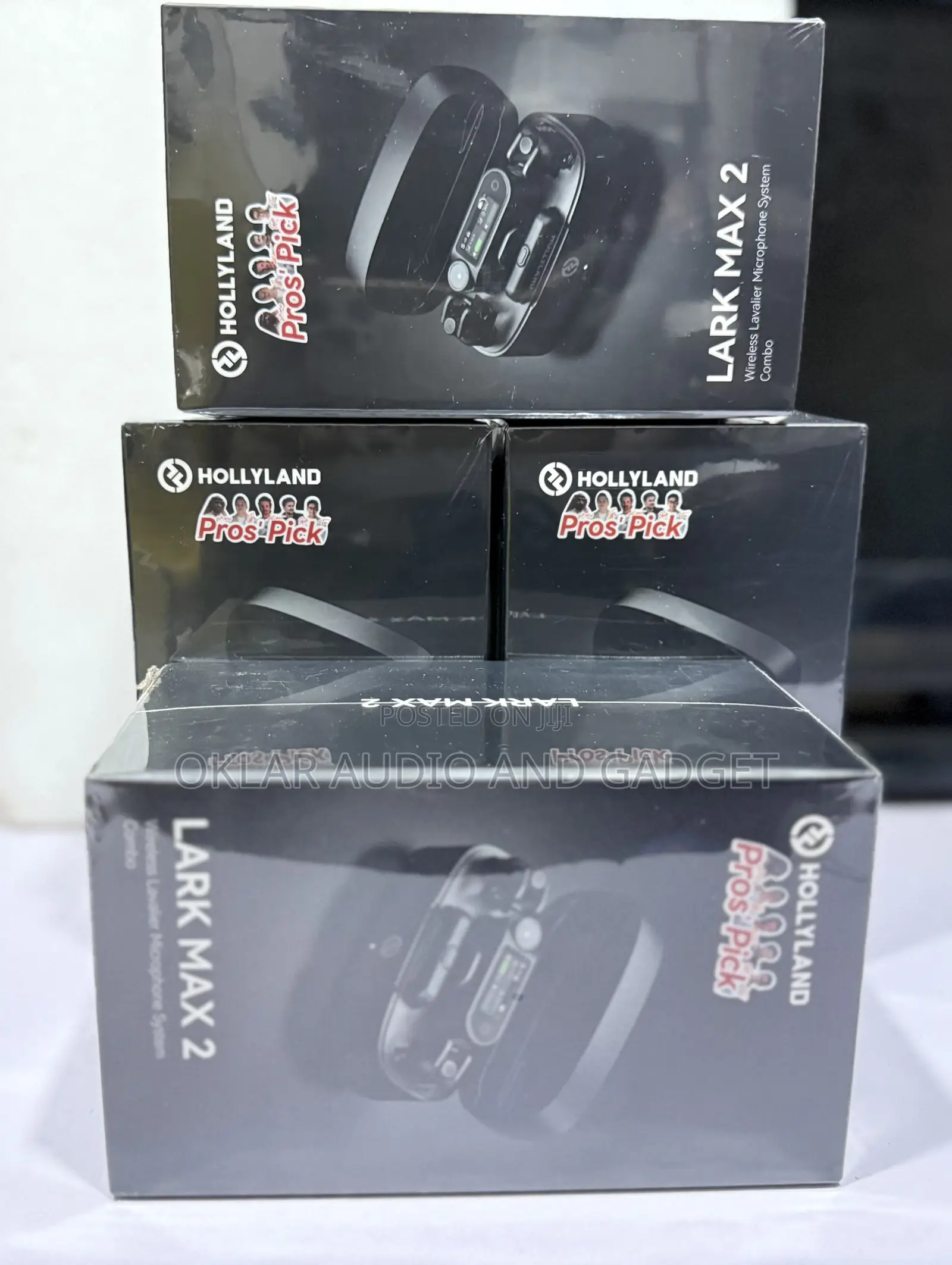 Hollyland Lark Max 2 ( 4 Transmitters And 1 Receiver) Wireless Combo