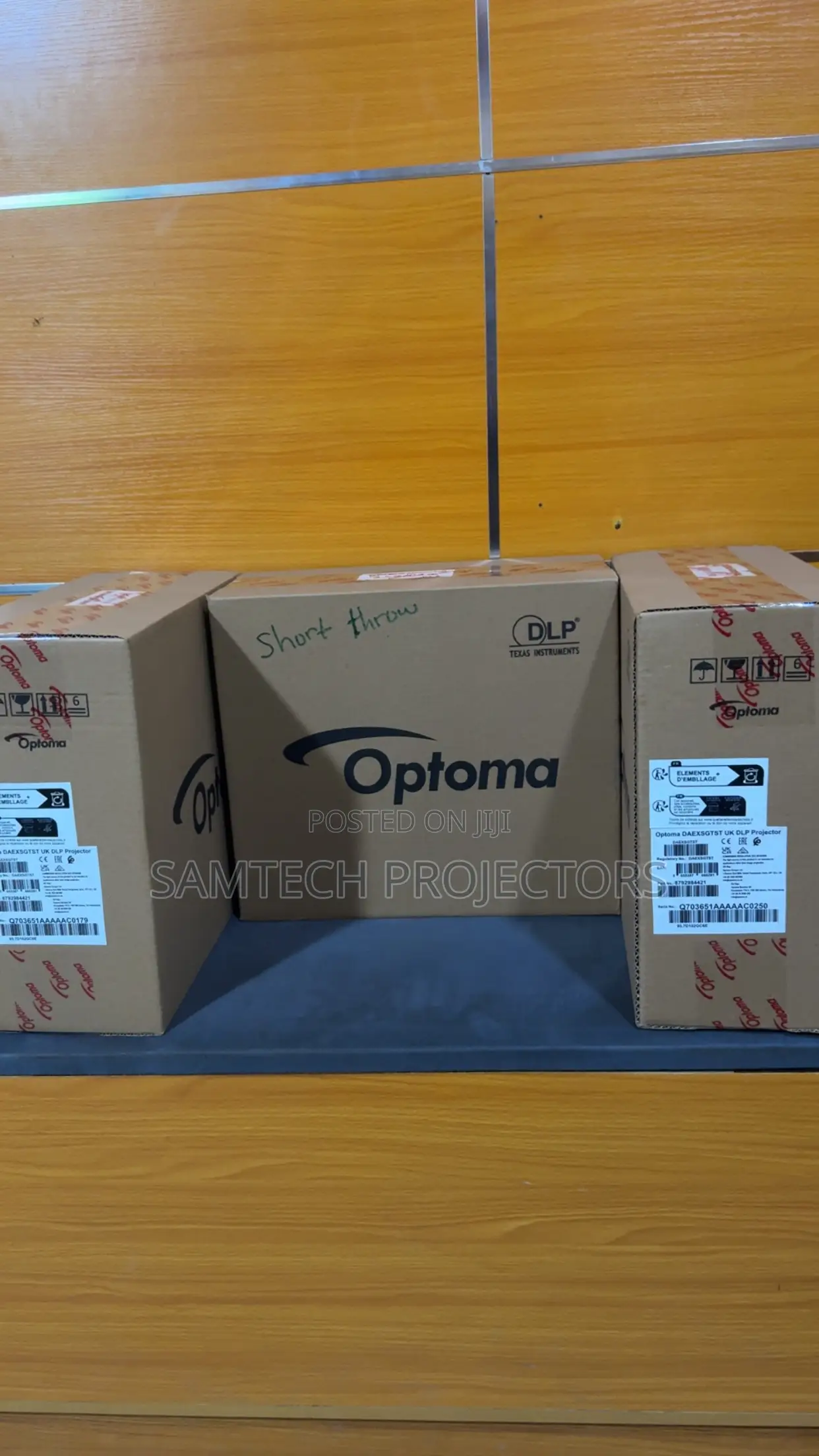 Short Throw Optoma  Large Venue And Closer Project