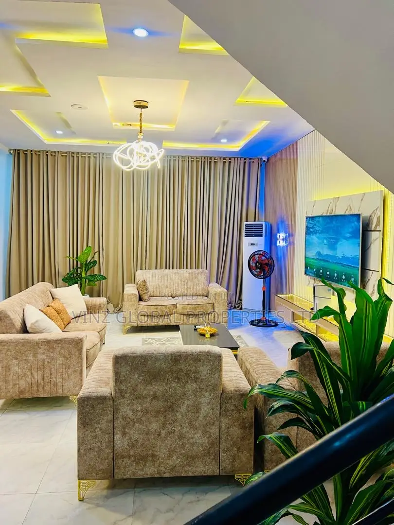 Newly Renovated 4 Bedroom Detached Duplex With Excellent Facilities