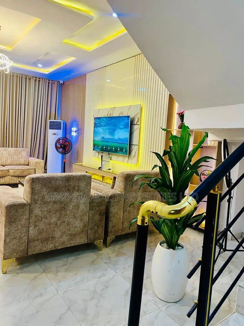 Newly Renovated 4 Bedroom Detached Duplex With Excellent Facilities