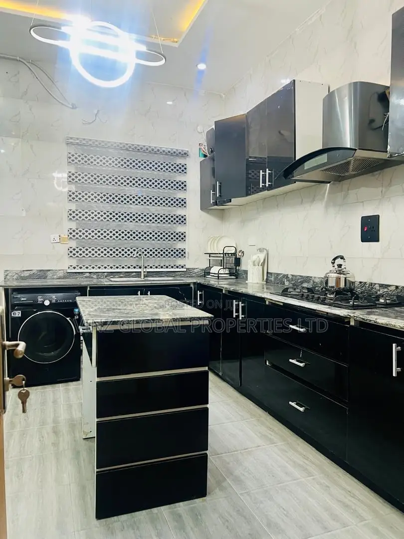 Newly Renovated 4 Bedroom Detached Duplex With Excellent Facilities