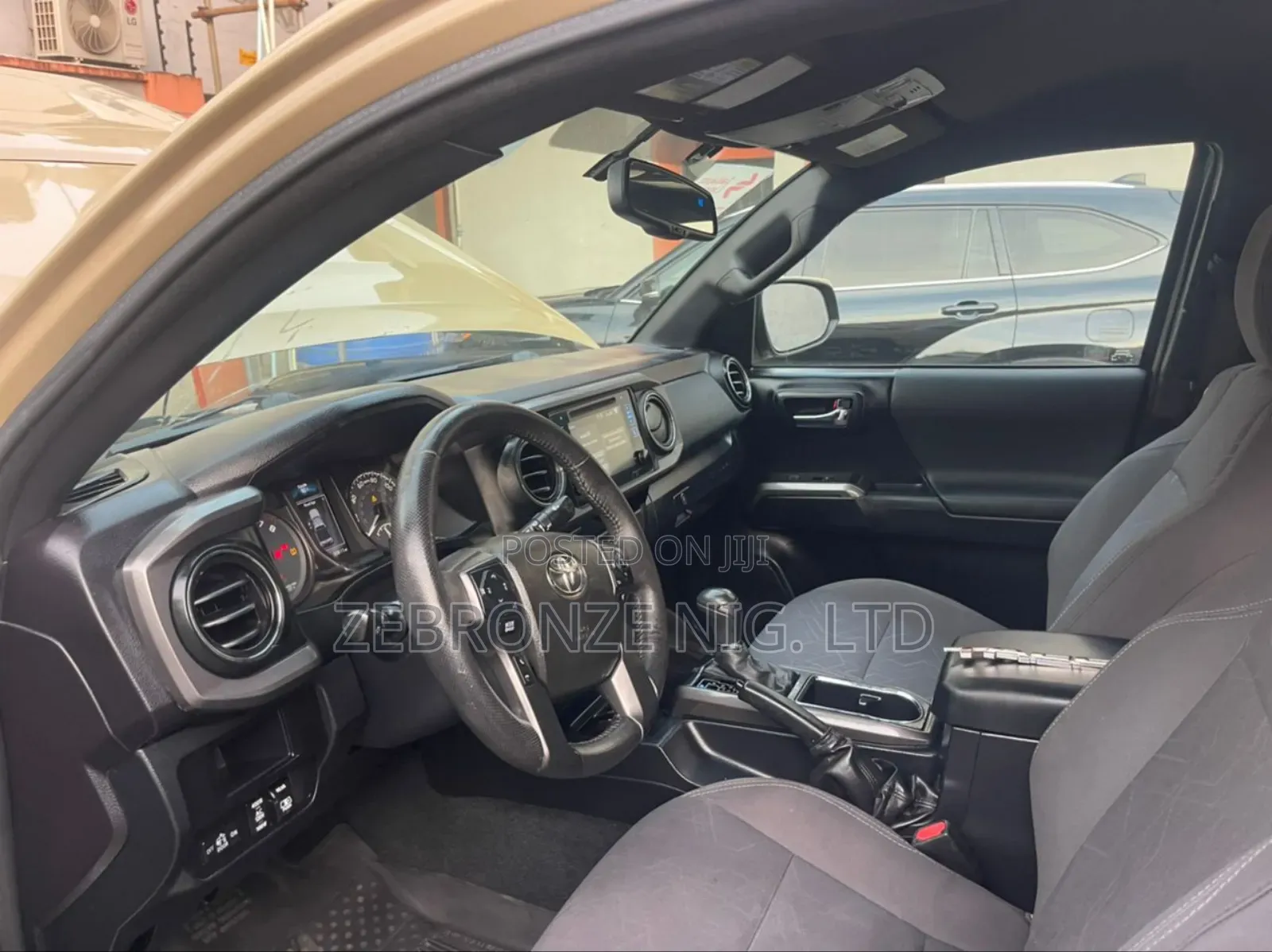 Toyota Tacoma Limited 2017 Gold