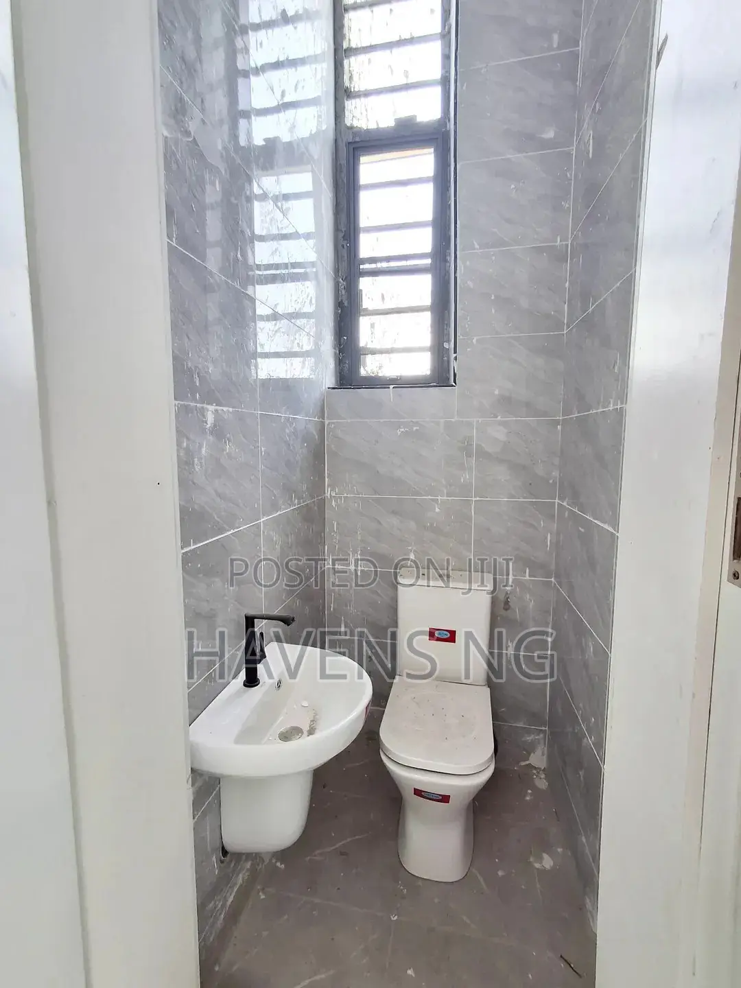 4bdrm Duplex in Ikota for sale
