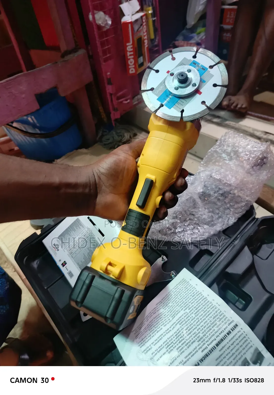118v Cordless Dewalt Angle Grinder