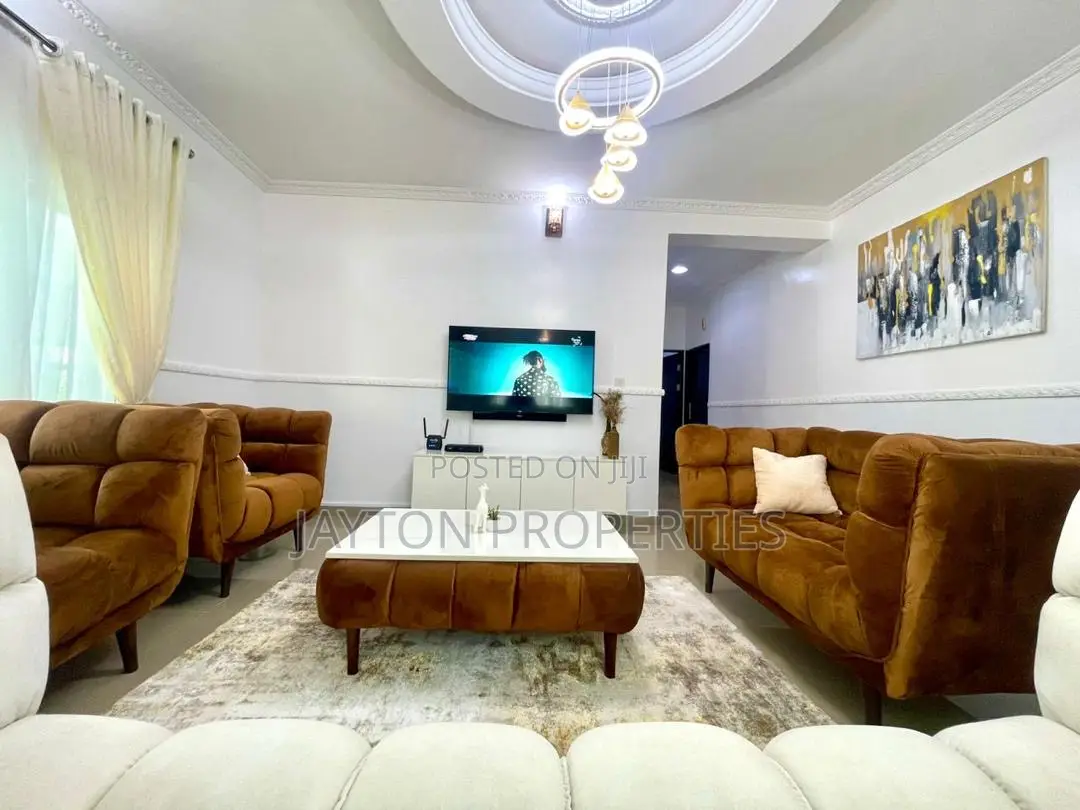 5 Bedroom Apartment