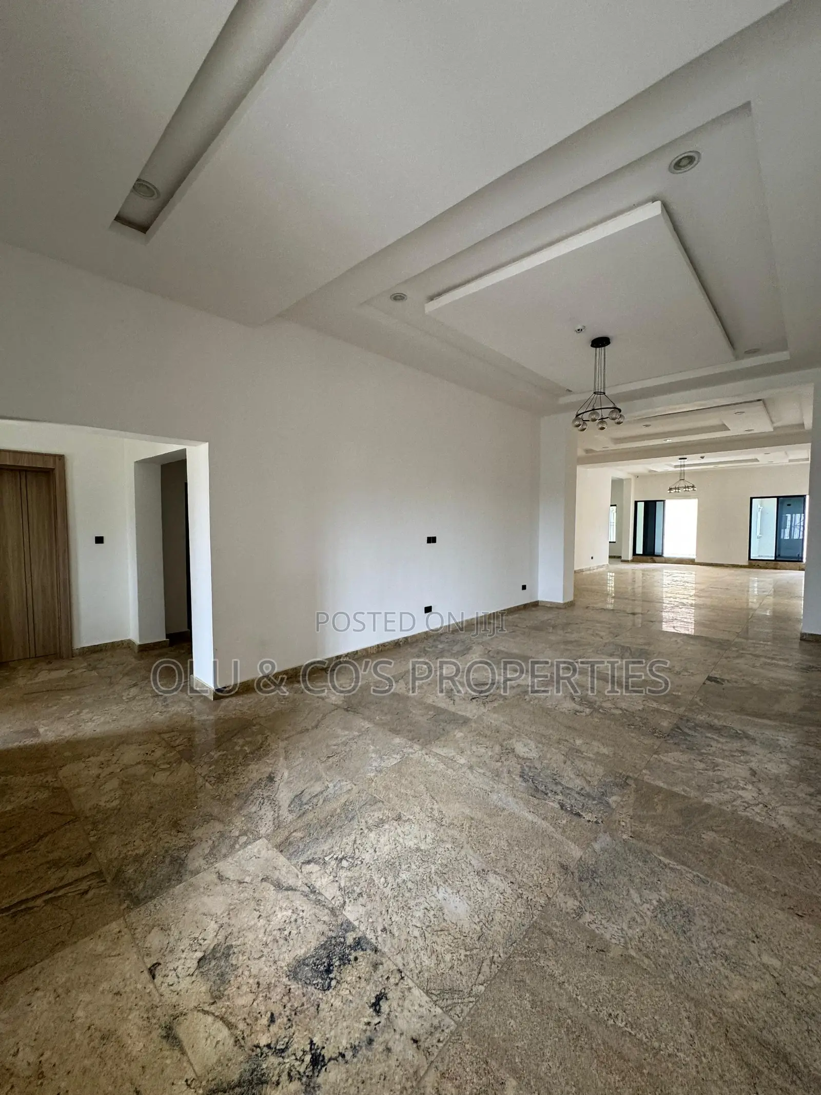 7bdrm Duplex in Guzape for sale