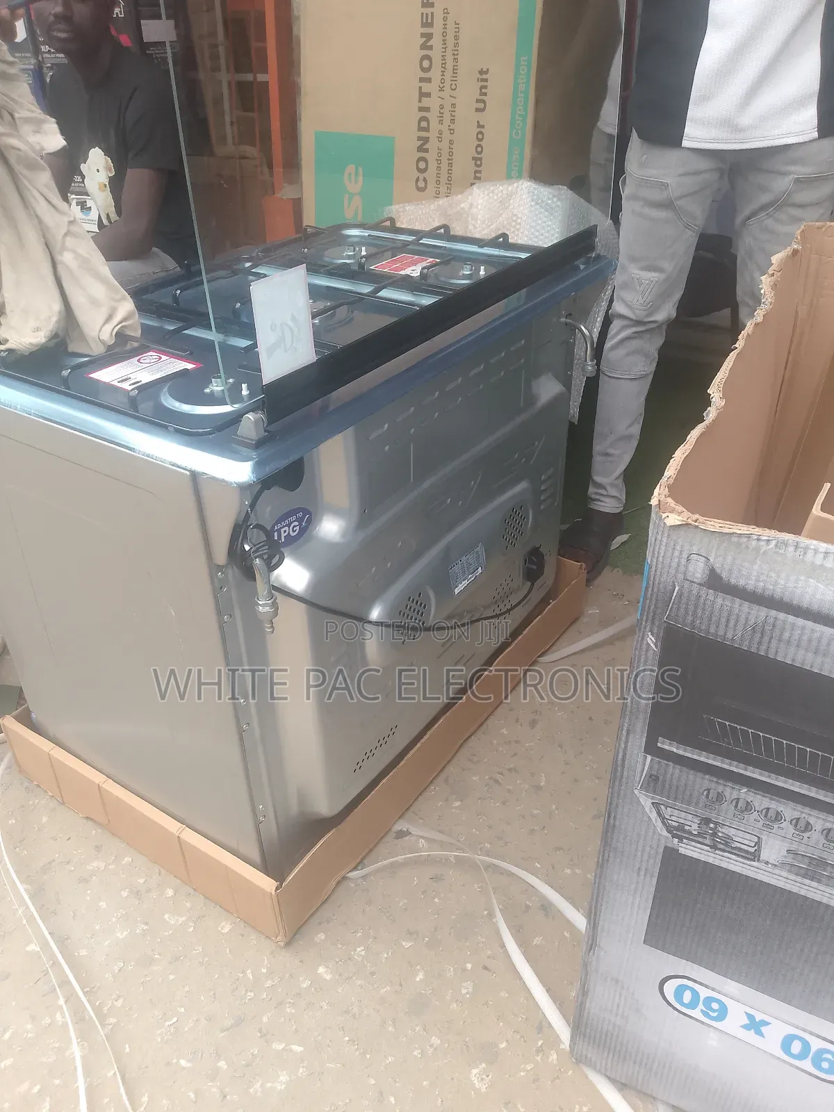 Maxi Cooker Standing 5 Gas Automatic ( In Built Oven ) Made In Italy