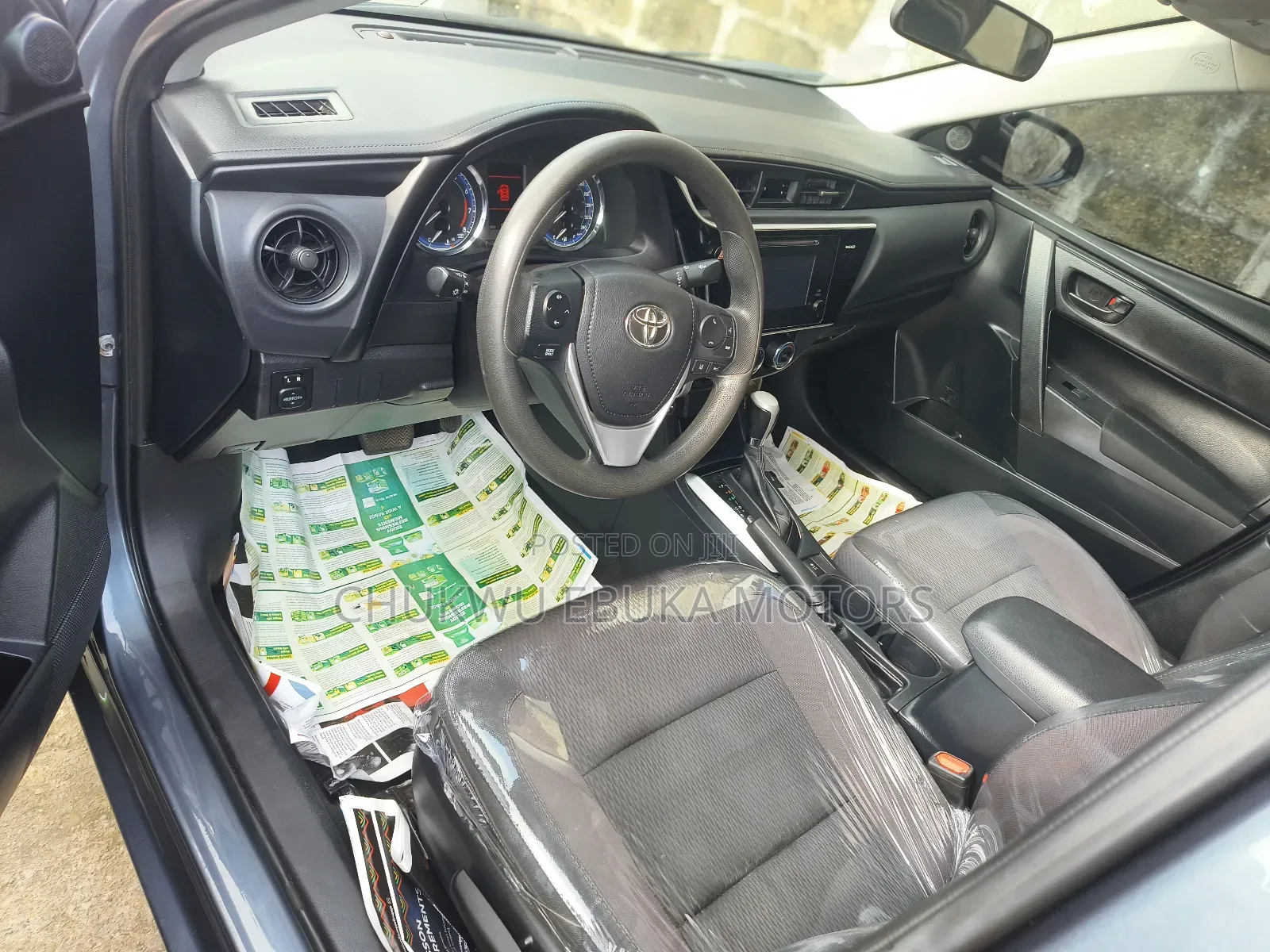 Toyota Corolla LE 4dr Sedan (1.8L 4cyl CVT) 2017 Gray