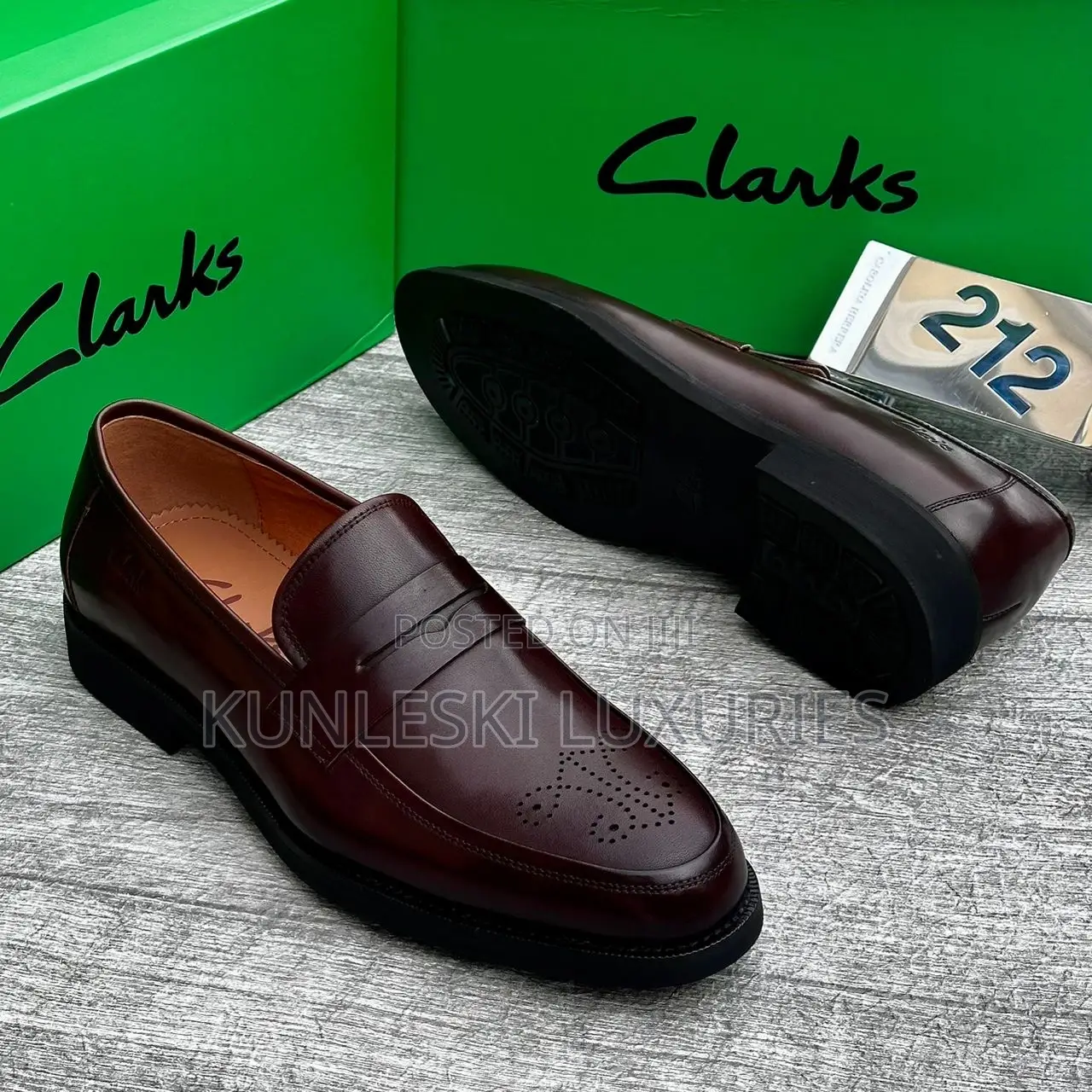 Original Clarks Black Brown Laceless Shoes for Men