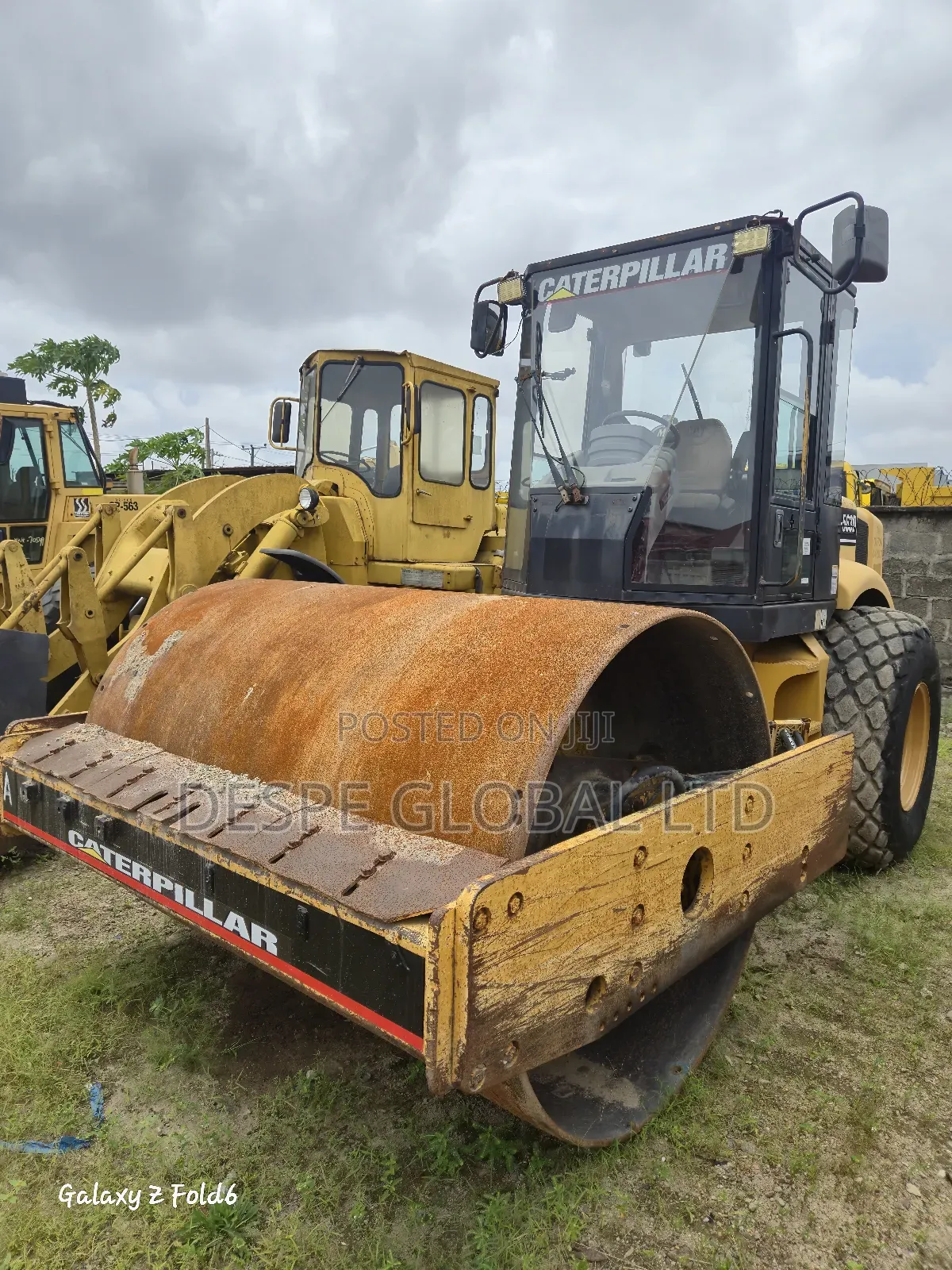 Caterpillar Drum Tyre Roller 563d