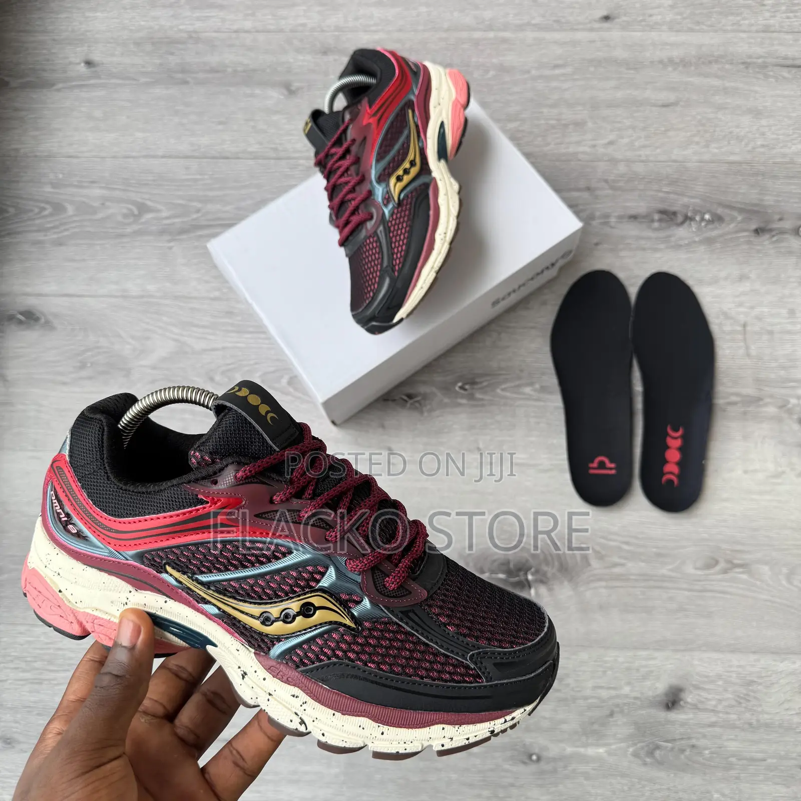 Original Saucony Progrid Omni 9 Sneakers