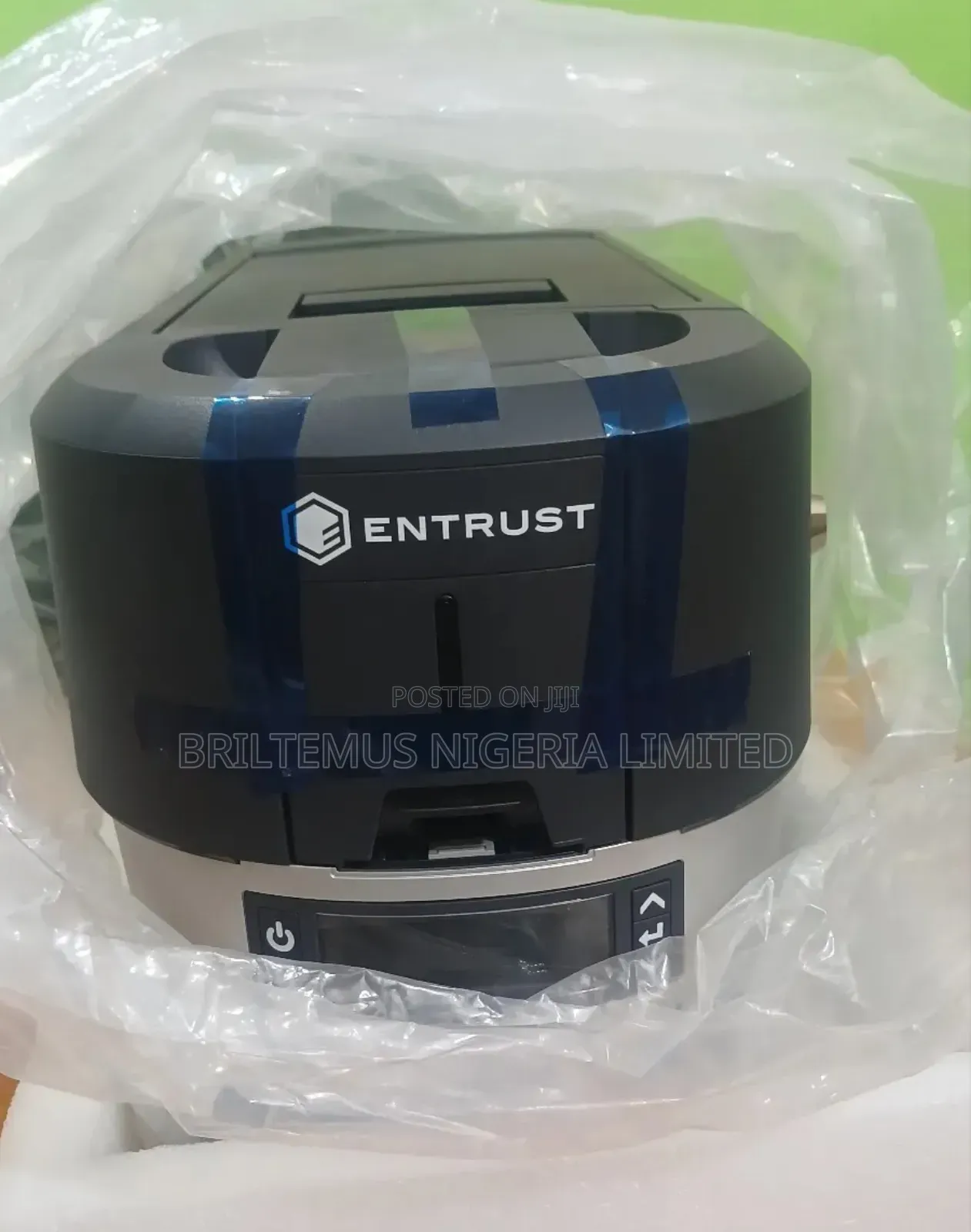 Brand New Entrust Sigma Ds4 S100 Dual-Sided Plastic Id Card Printer