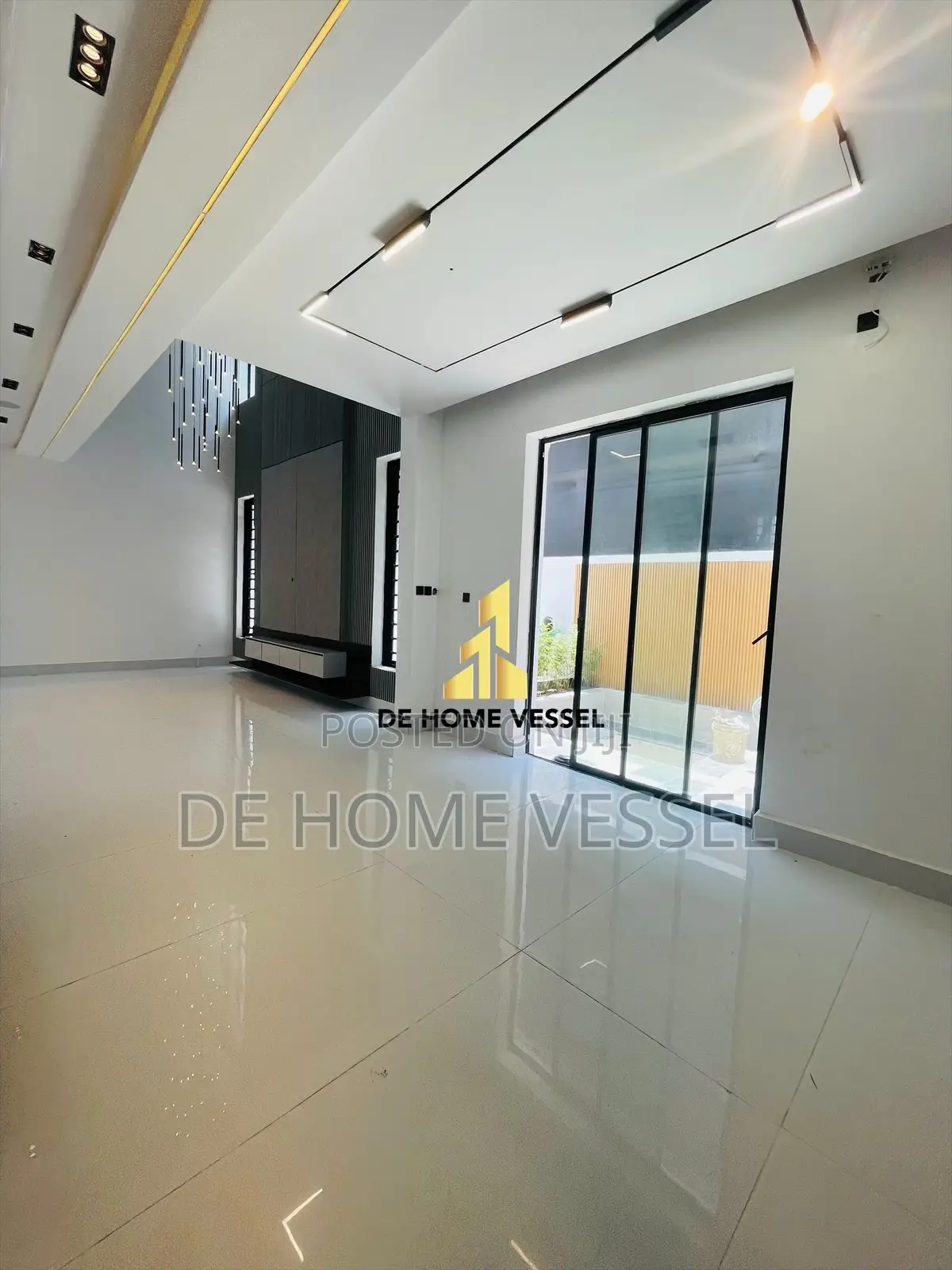 5bdrm Duplex in Lekki Phase 1 for sale