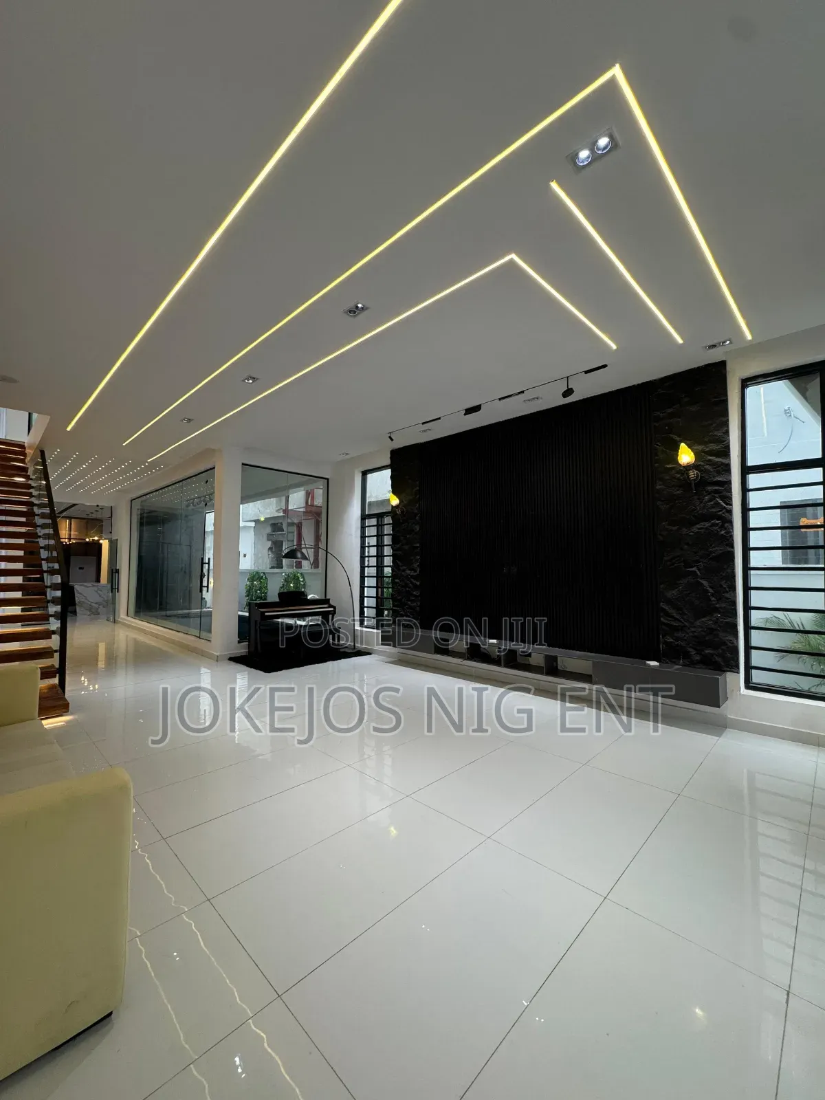 5bdrm Duplex in Ikota Gra Lekki for sale