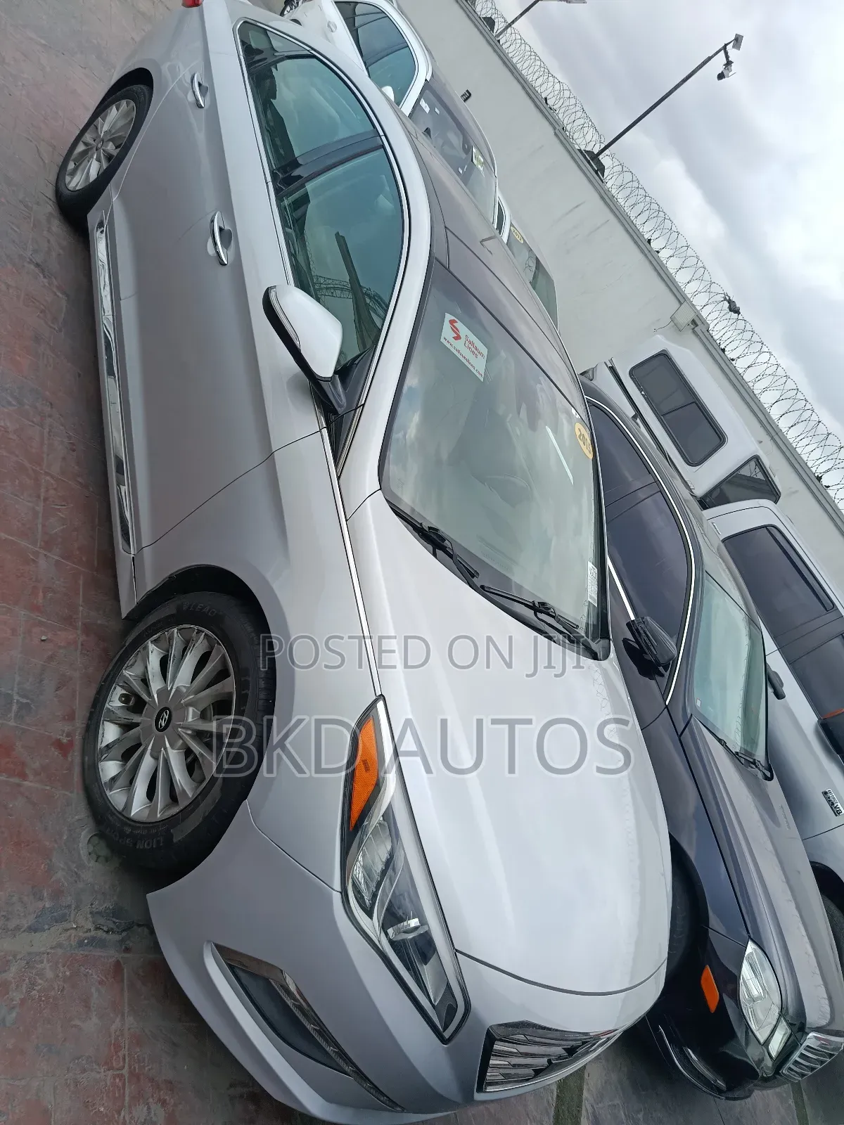Hyundai Sonata Limited 4dr Sedan (2.4L 4cyl 6A) 2015 Silver
