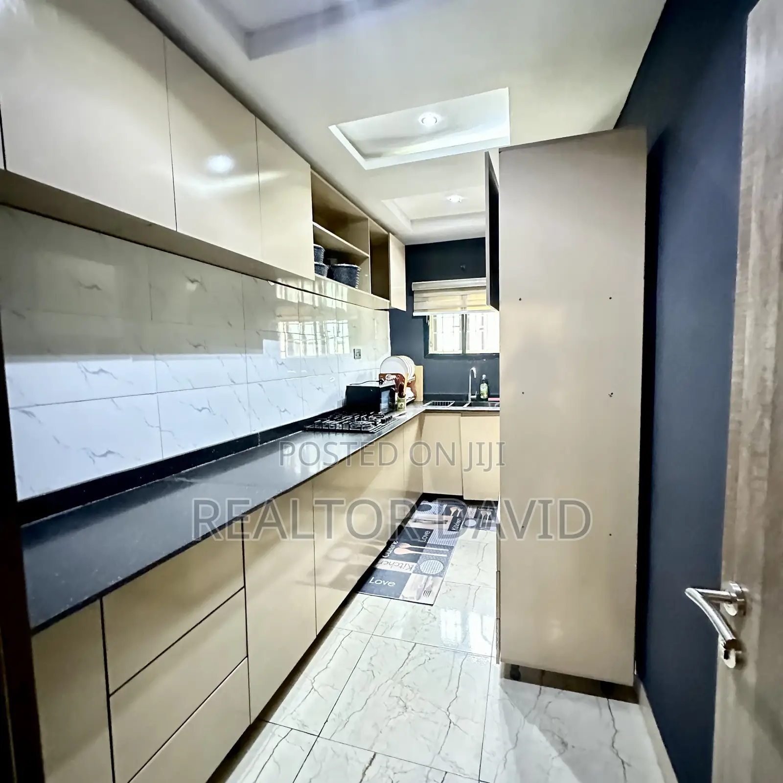 Modern 2-Bedroom Shortlet With Dstv, Wifi Constant Light