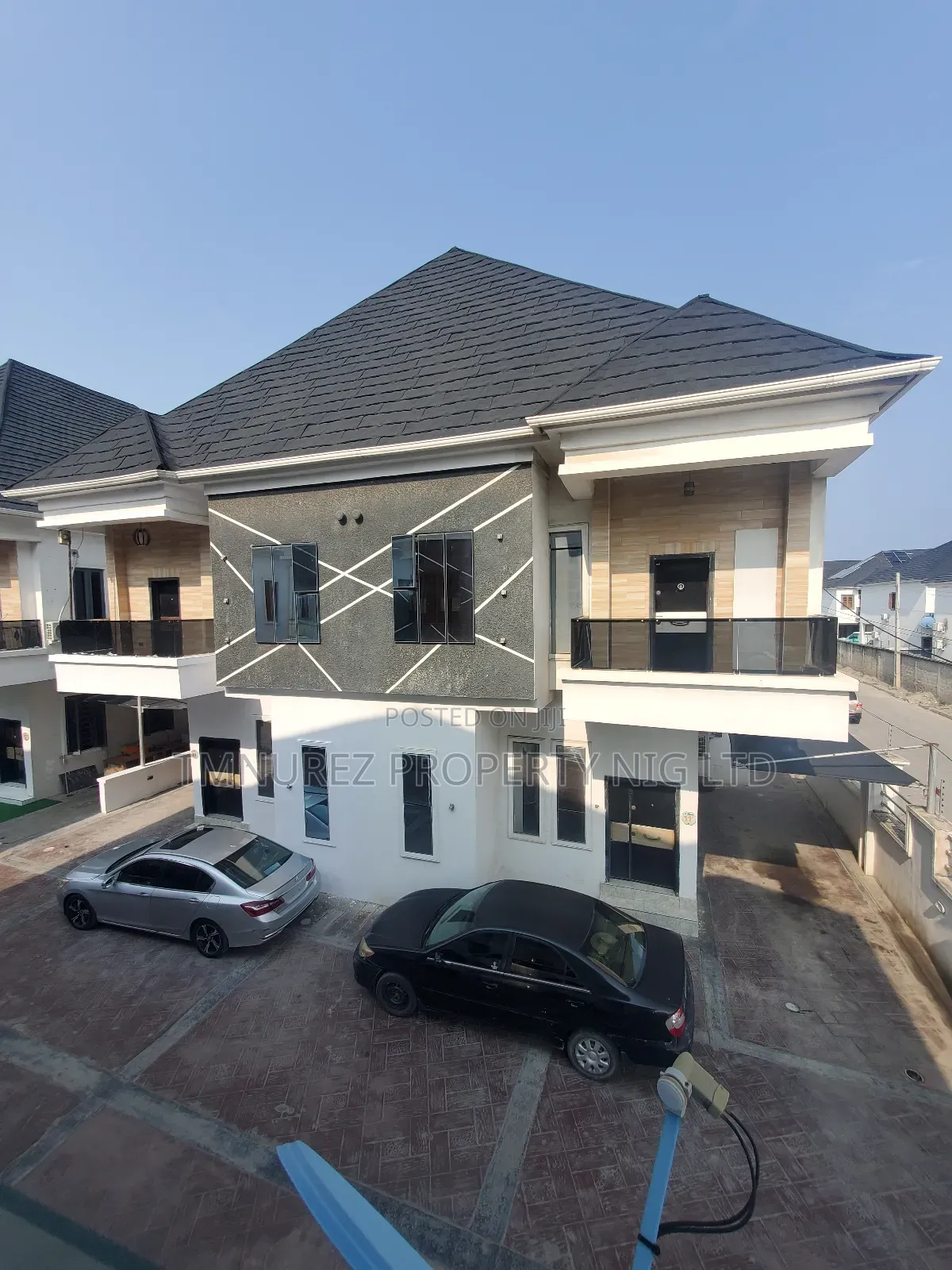 Furnished 4bdrm Duplex in Orchil Road, Chevron for sale