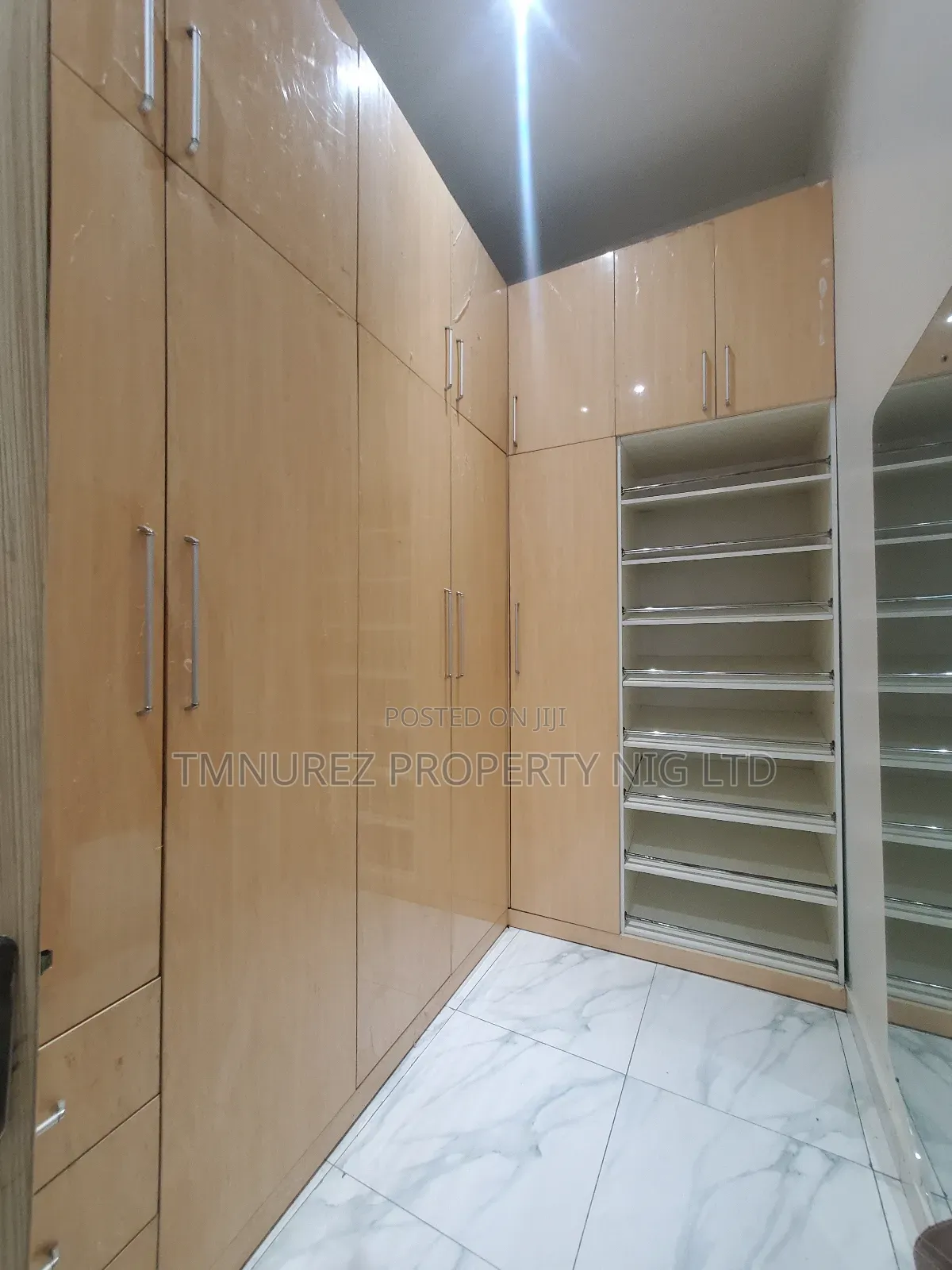 Furnished 4bdrm Duplex in Orchil Road, Chevron for sale