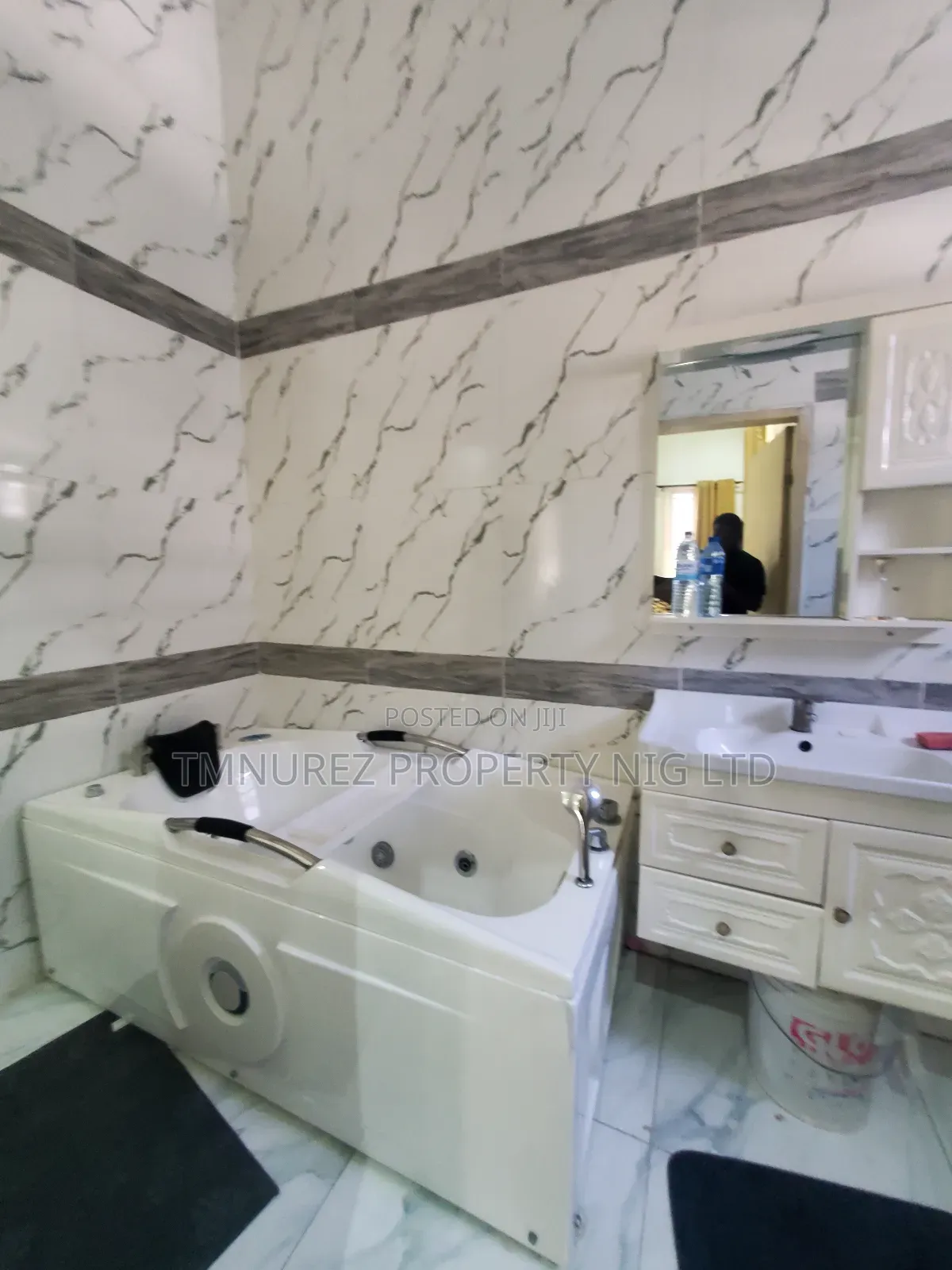 Furnished 4bdrm Duplex in Orchil Road, Chevron for sale