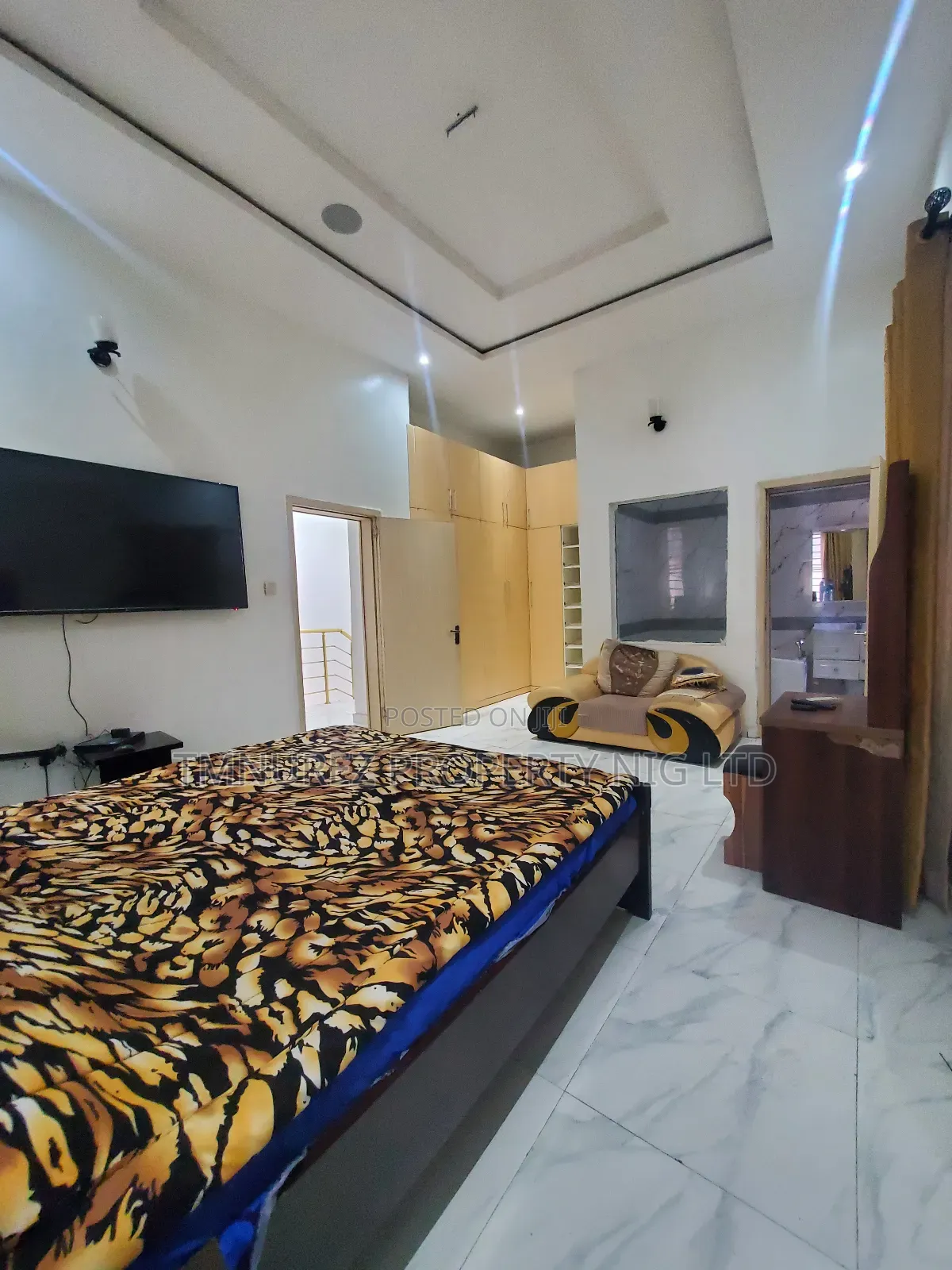 Furnished 4bdrm Duplex in Orchil Road, Chevron for sale