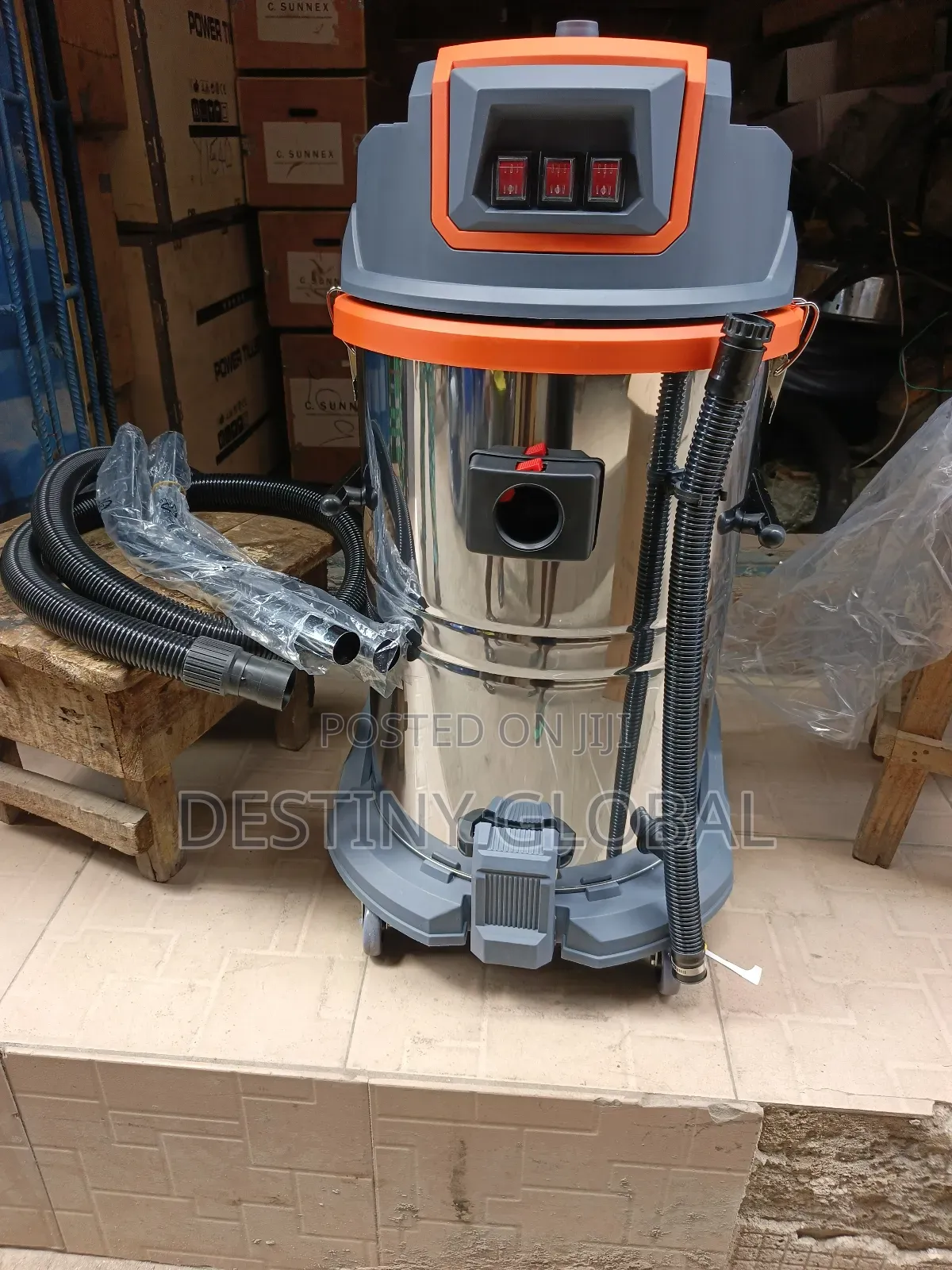 Vacuum Cleaner 80litres 3 Motors