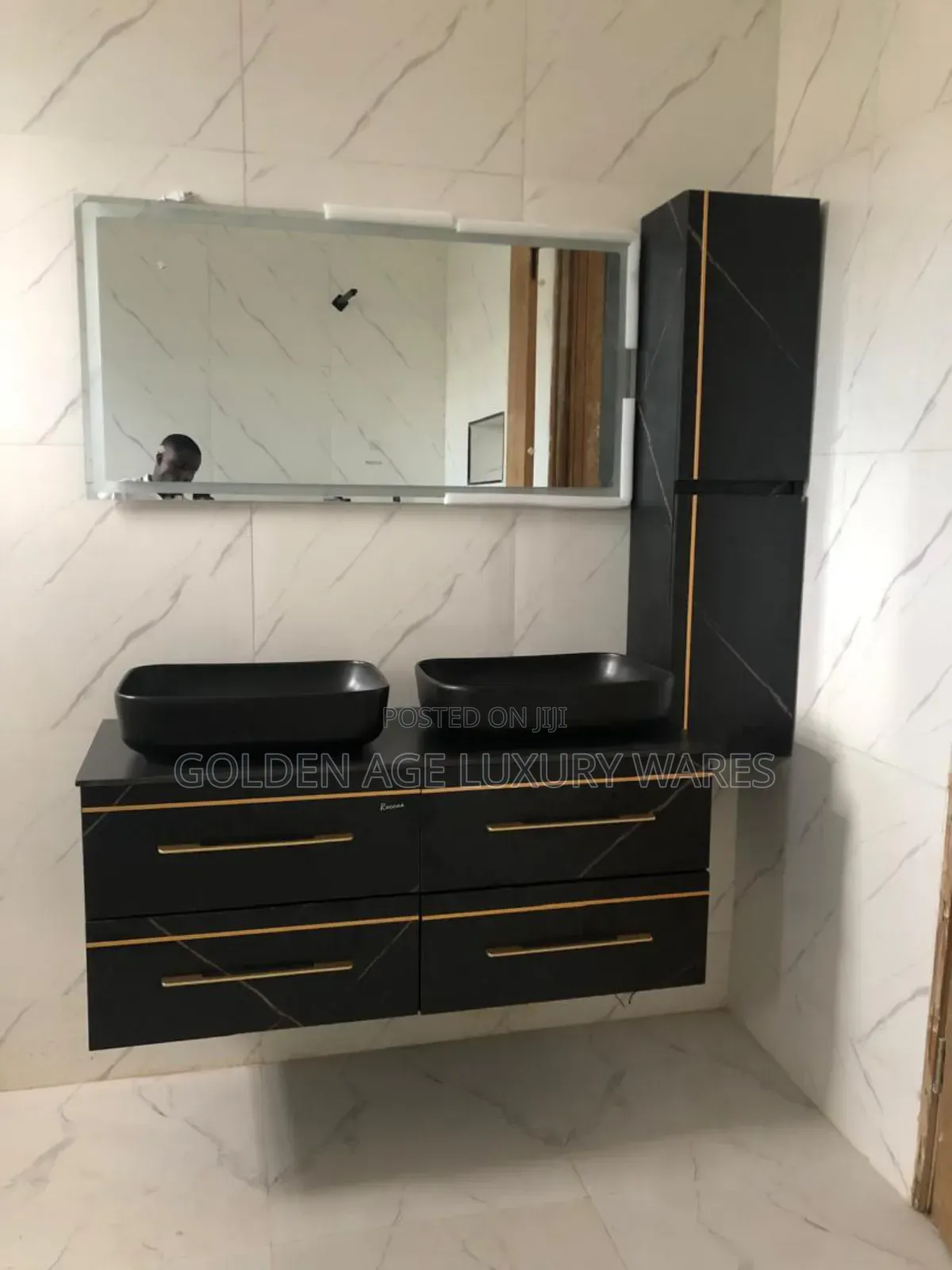 Black Double Cabinet Basin With Side Shelves