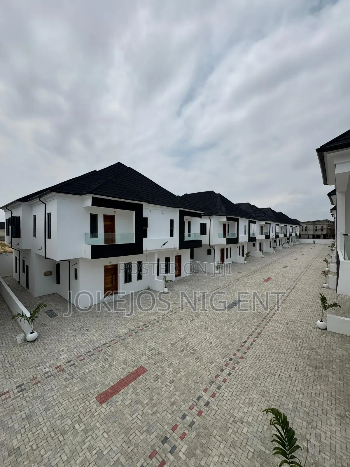 4bdrm Duplex in Vgc By Ikota, Ajah for sale